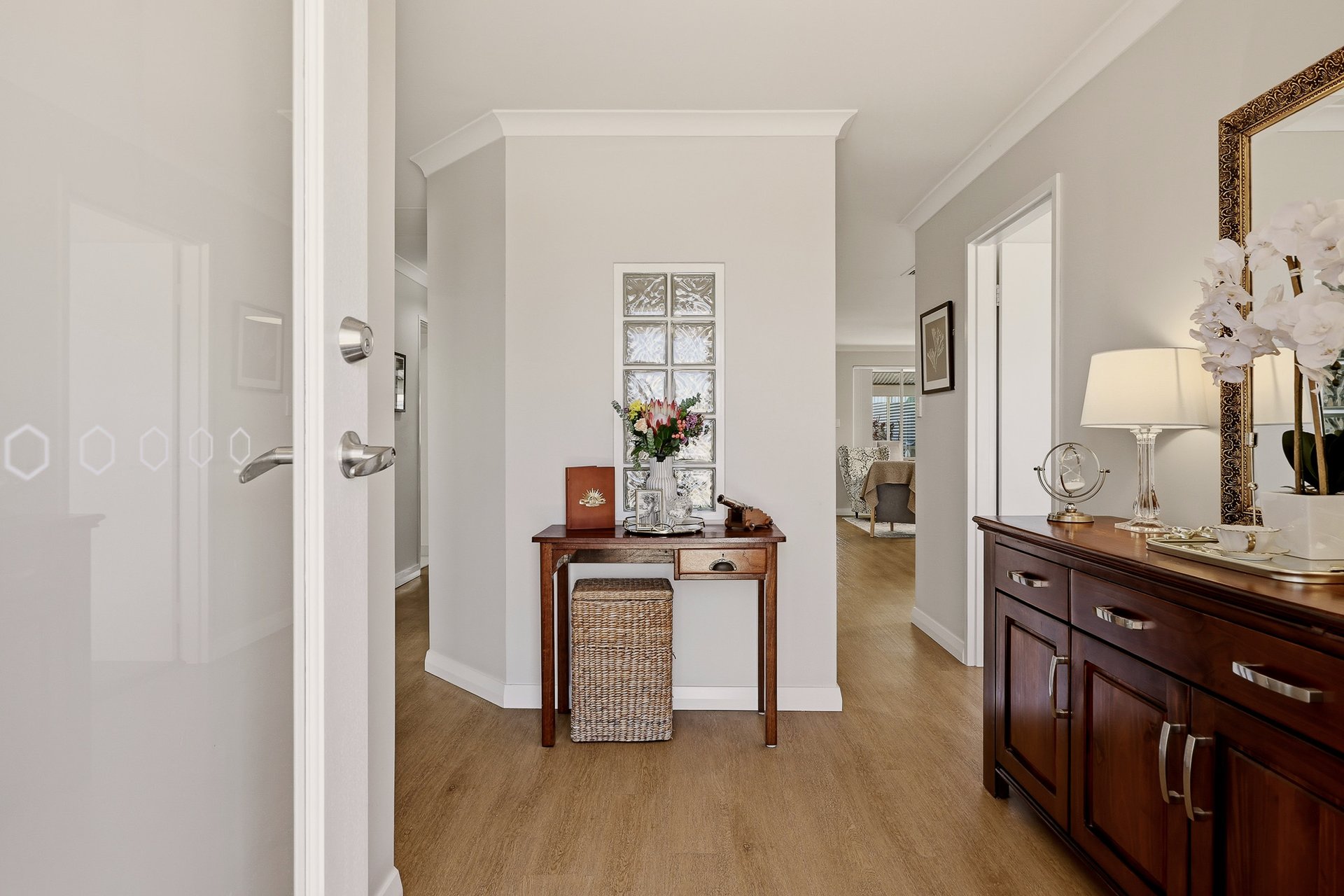 5 Nightingale Way — photo 4 of 10