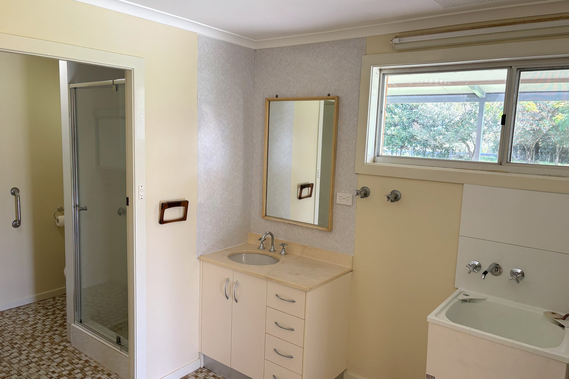 HOUSE FOR LEASE IN BEAUTIFUL RURAL SETTING — photo 10 of 10