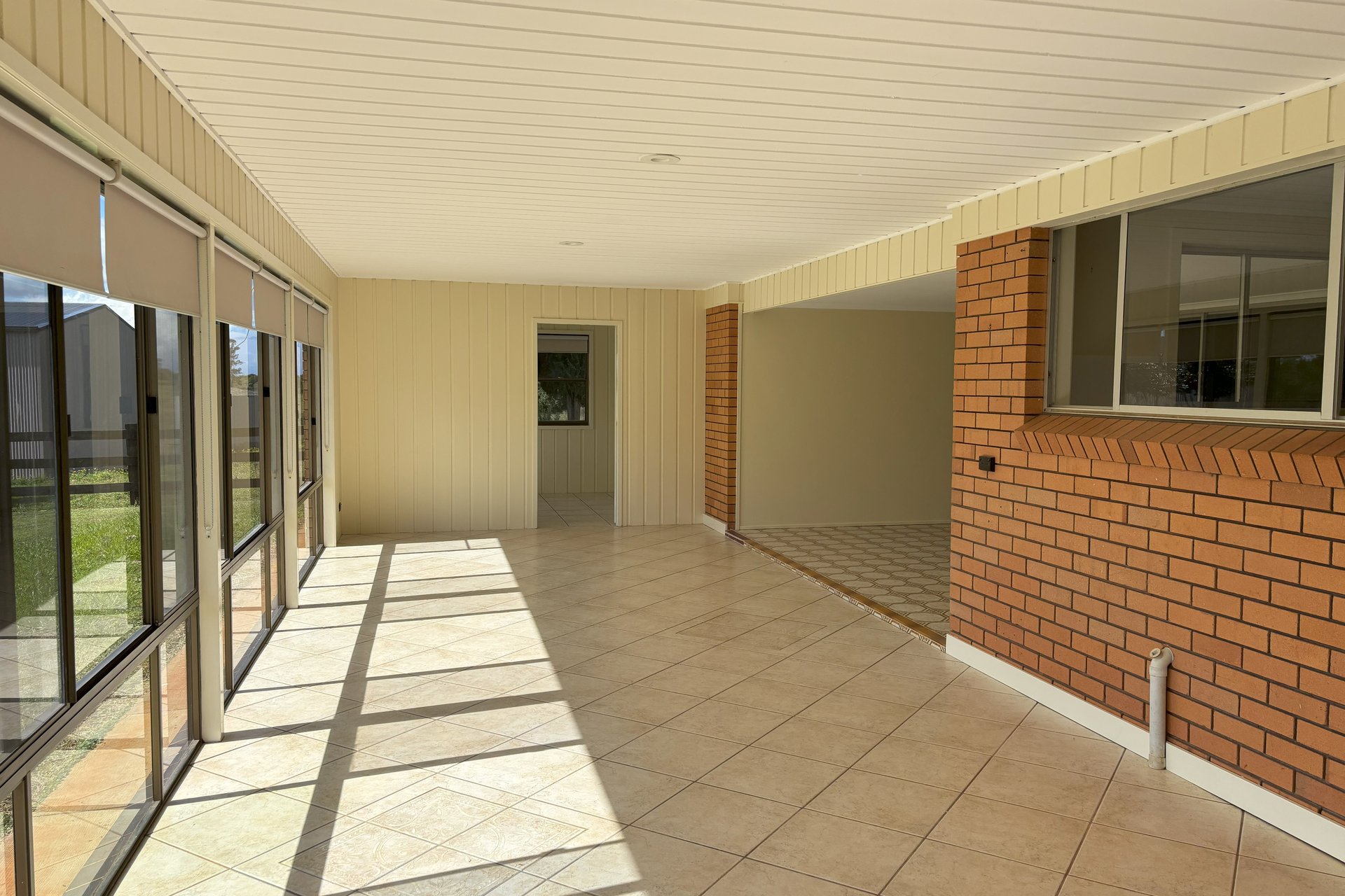 HOUSE FOR LEASE IN BEAUTIFUL RURAL SETTING — photo 6 of 10