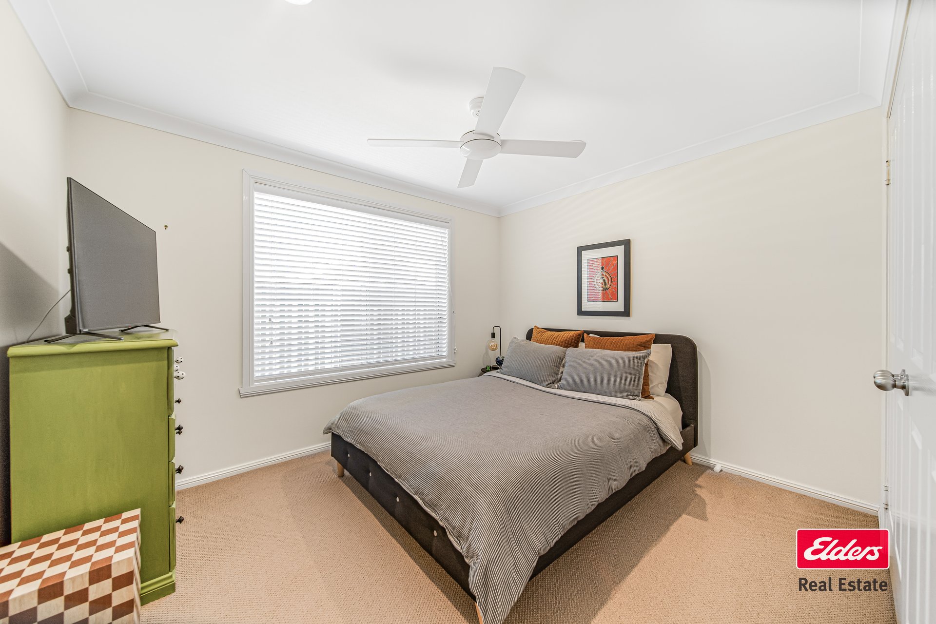 20 Beveridge Crescent — photo 8 of 10