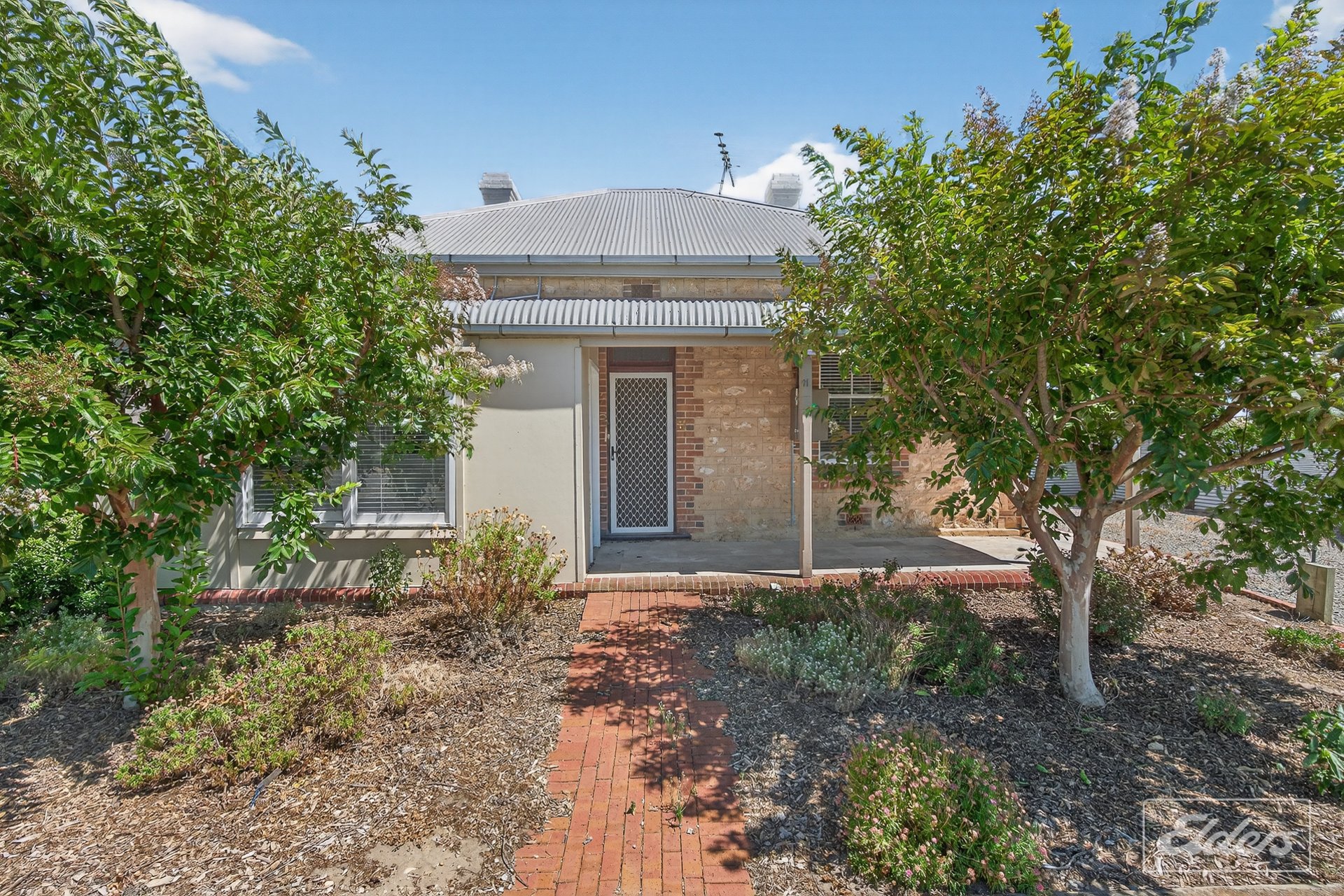 11 Stephenson Street — photo 10 of 10