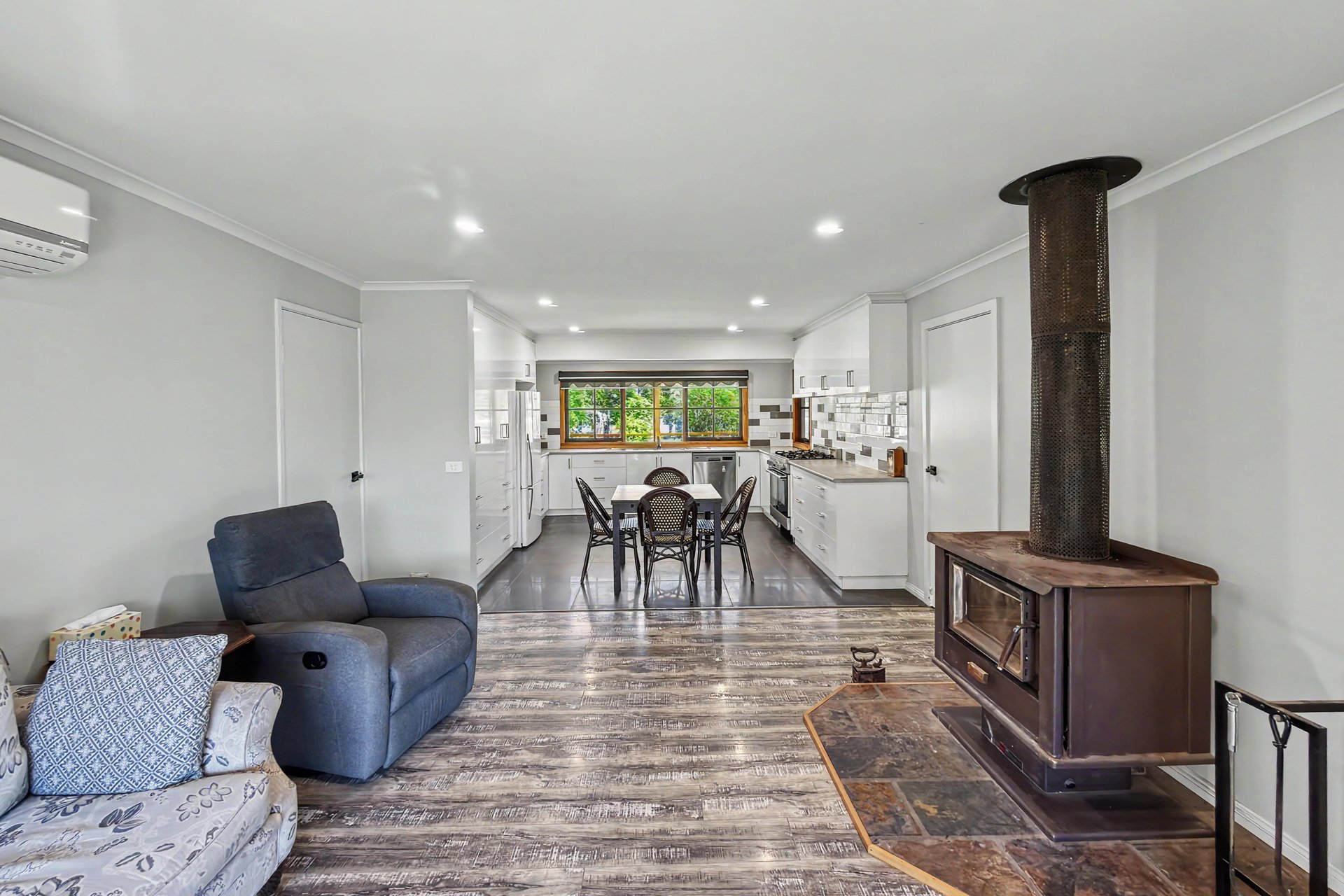 97 Highton Lane — photo 7 of 10