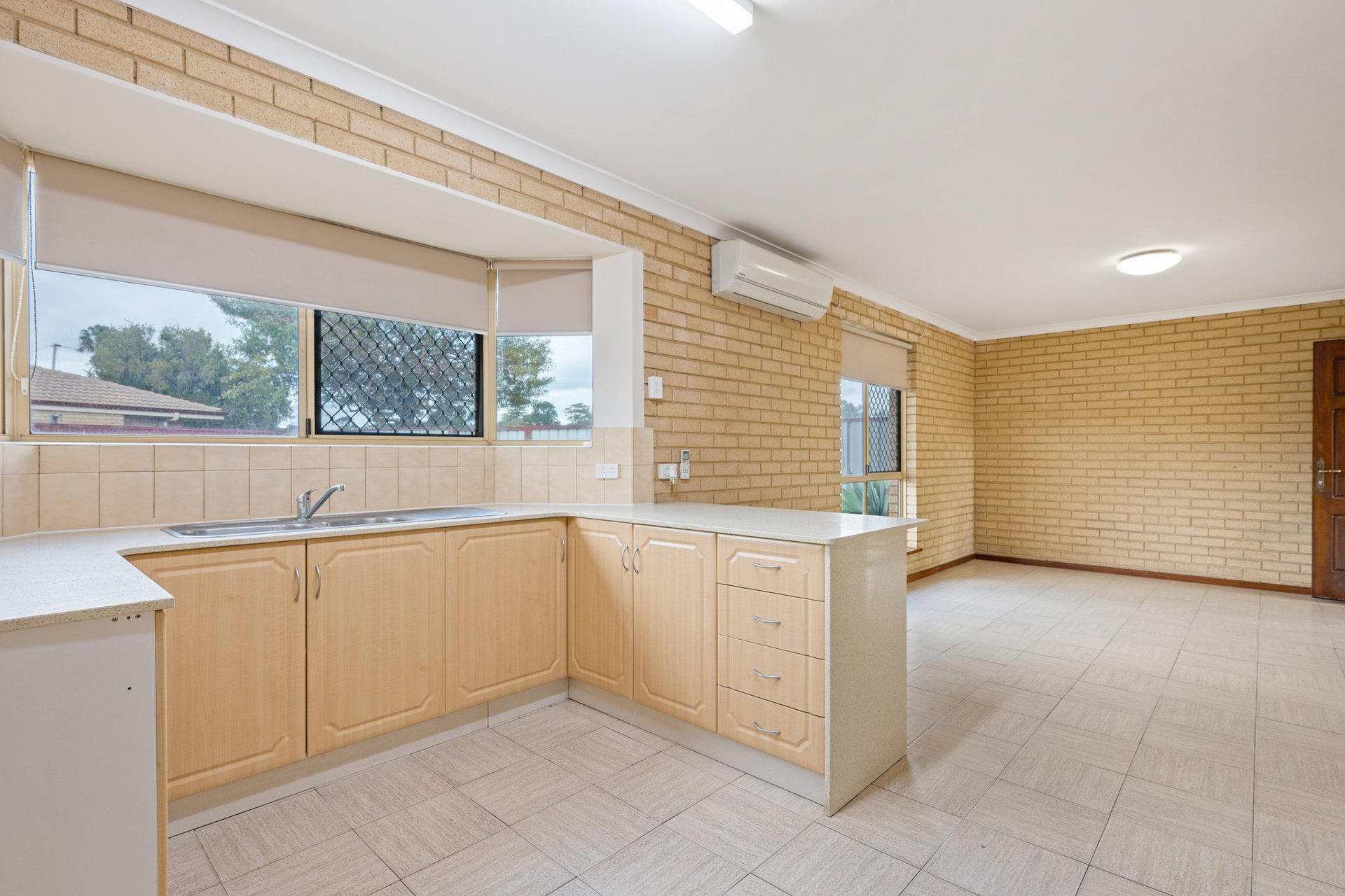 1B Nenke Way — photo 3 of 10