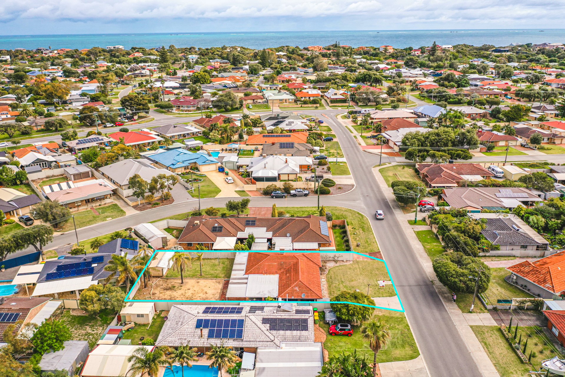 12 Kingsbridge Road — photo from Elders Real Estate Rockingham & Baldivis
