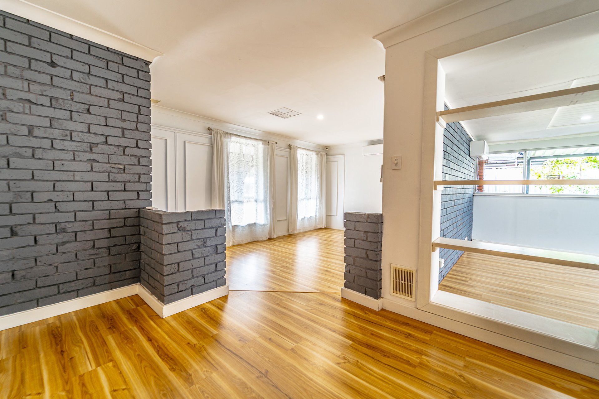 12 Kingsbridge Road — photo 5 of 10