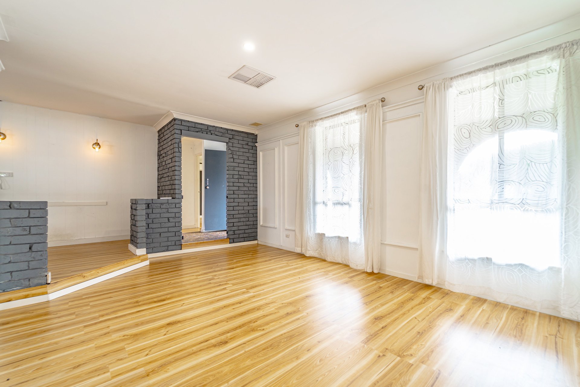 12 Kingsbridge Road — photo 4 of 10
