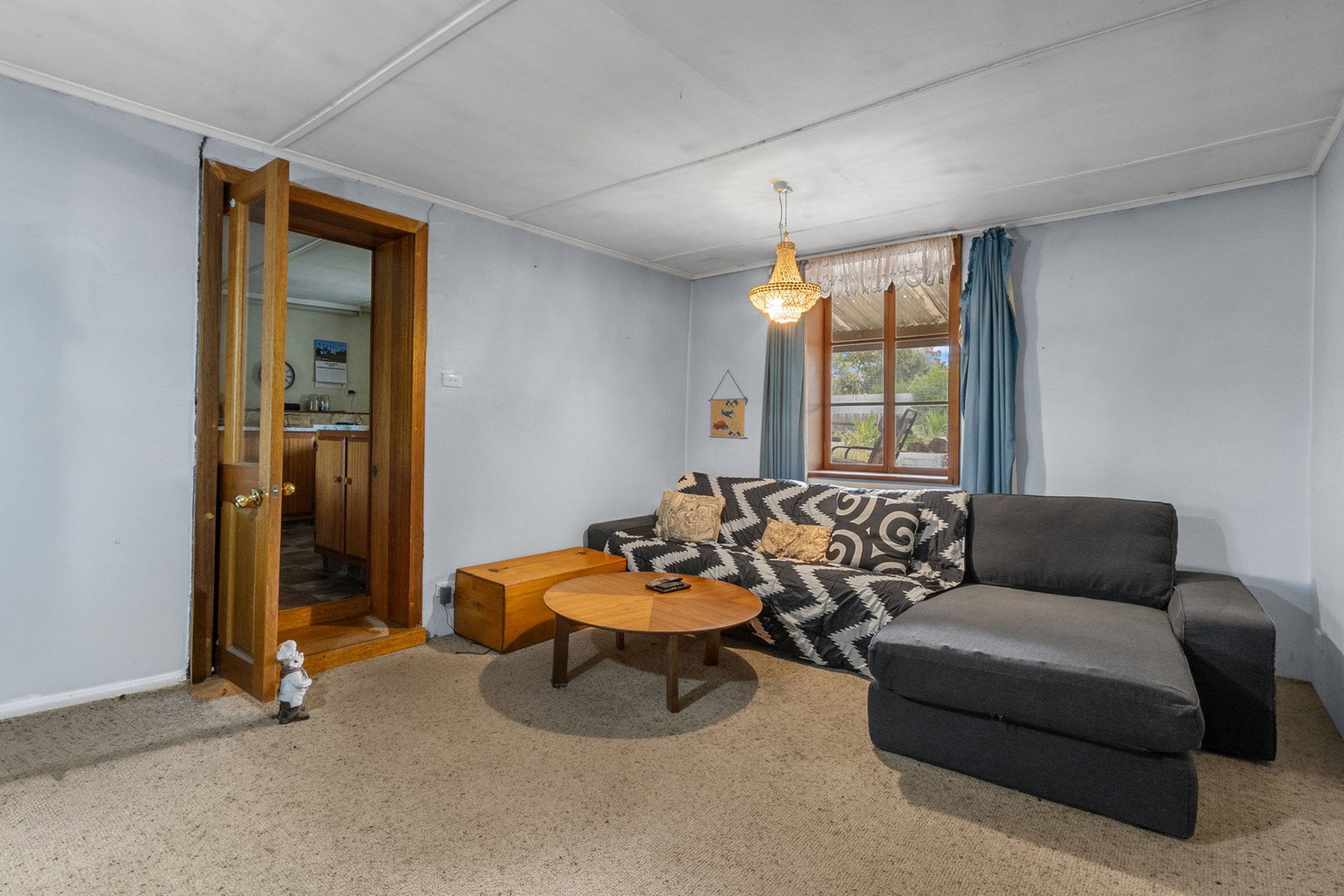 5-7 Duck Ponds Road — photo 4 of 10