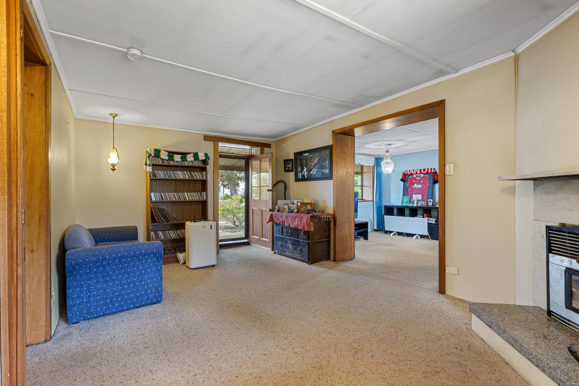 5-7 Duck Ponds Road — photo 9 of 10
