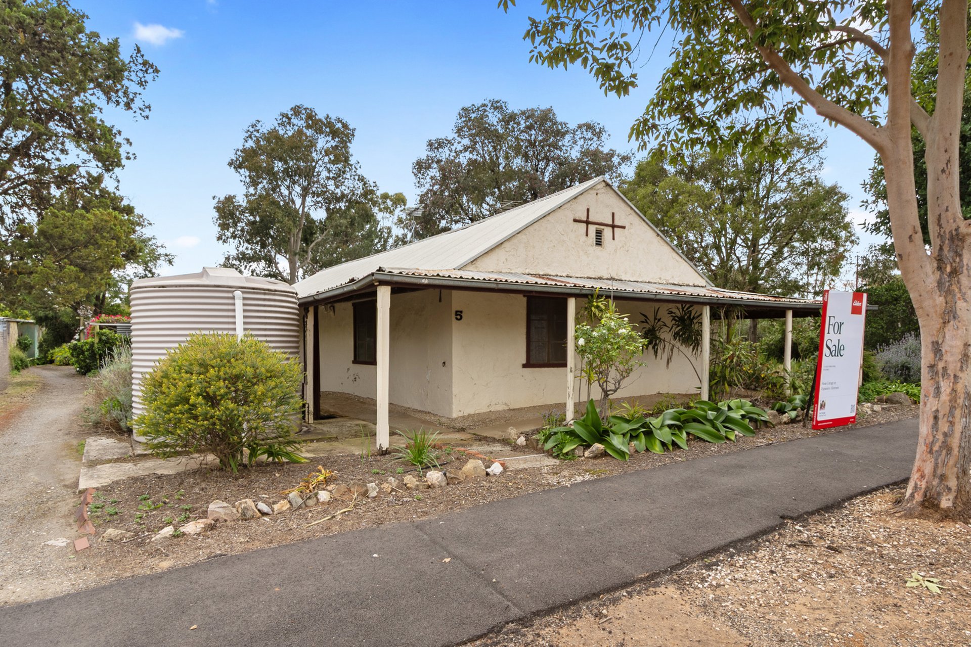 5-7 Duck Ponds Road — photo 2 of 10