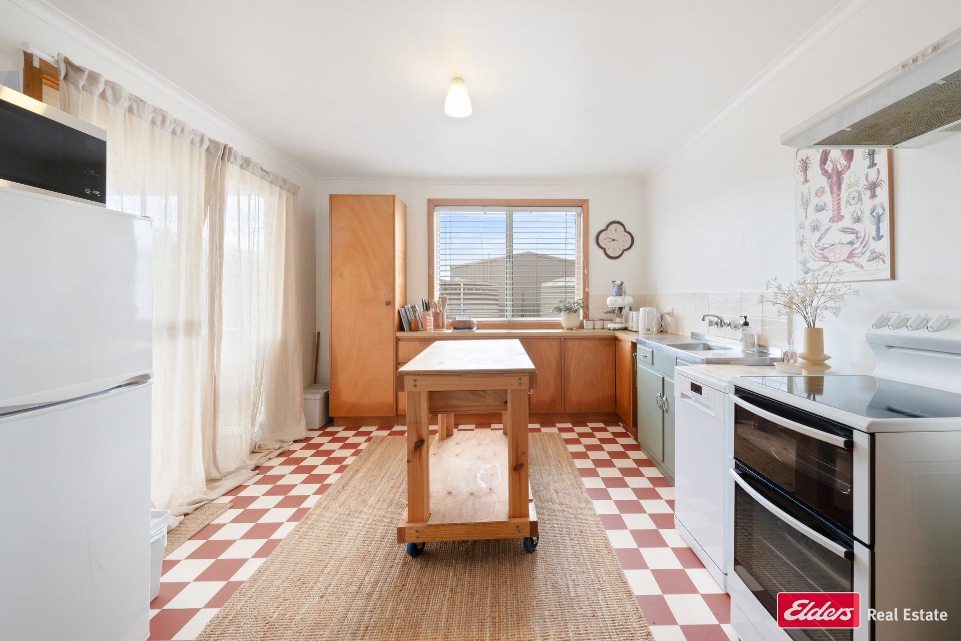 248 Marine Parade — photo 8 of 10