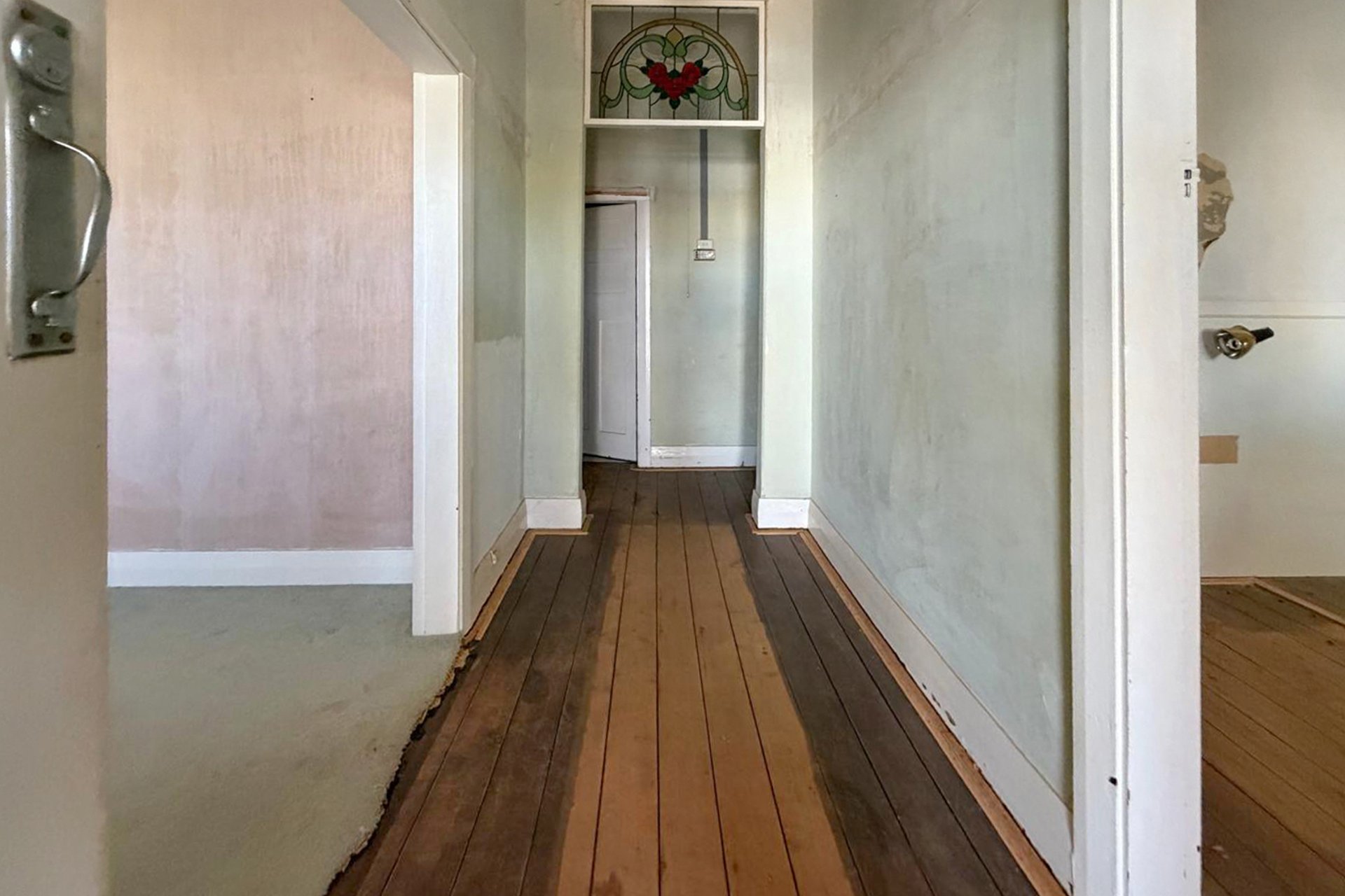 2 Thurlstone Street — photo 3 of 10