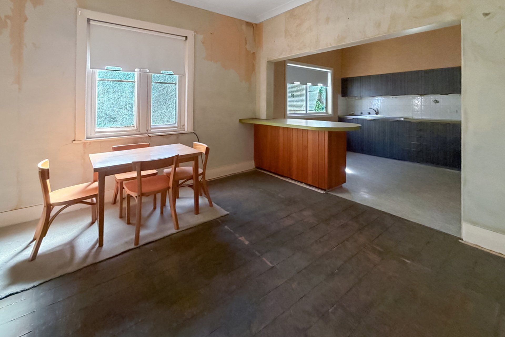 2 Thurlstone Street — photo 4 of 10