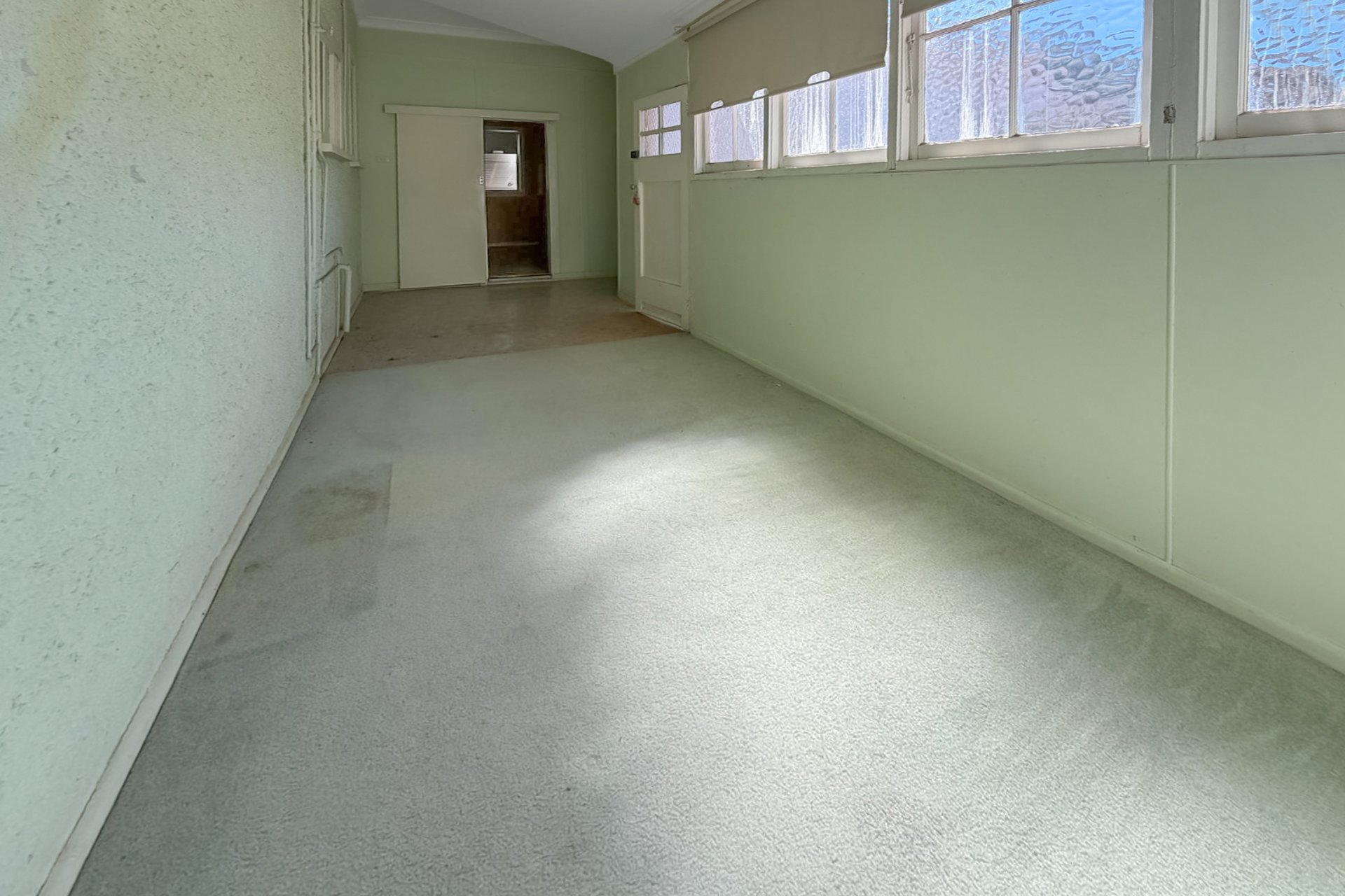2 Thurlstone Street — photo 8 of 10