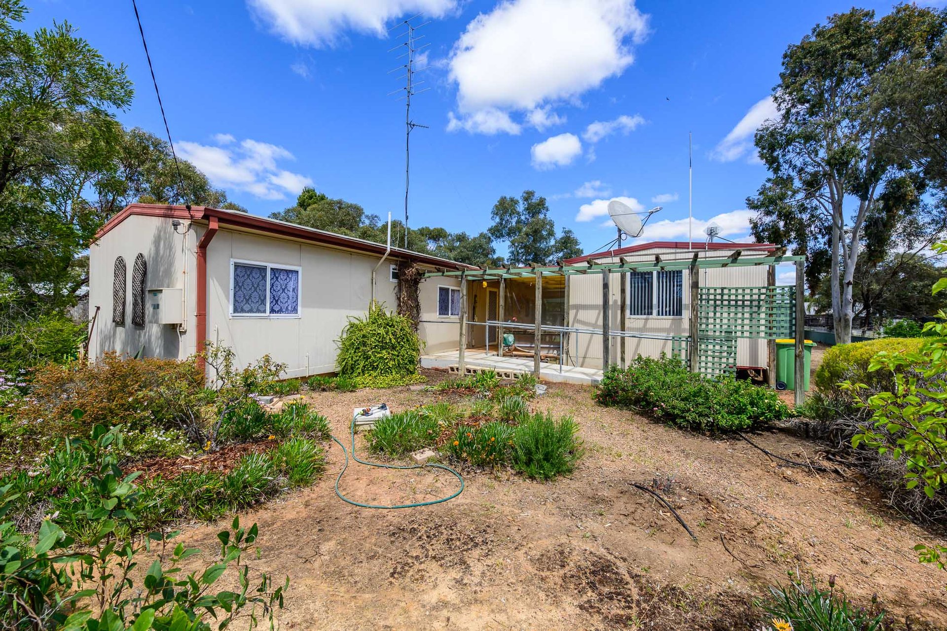 9 Ore Street, Muluckine, WA, 6401