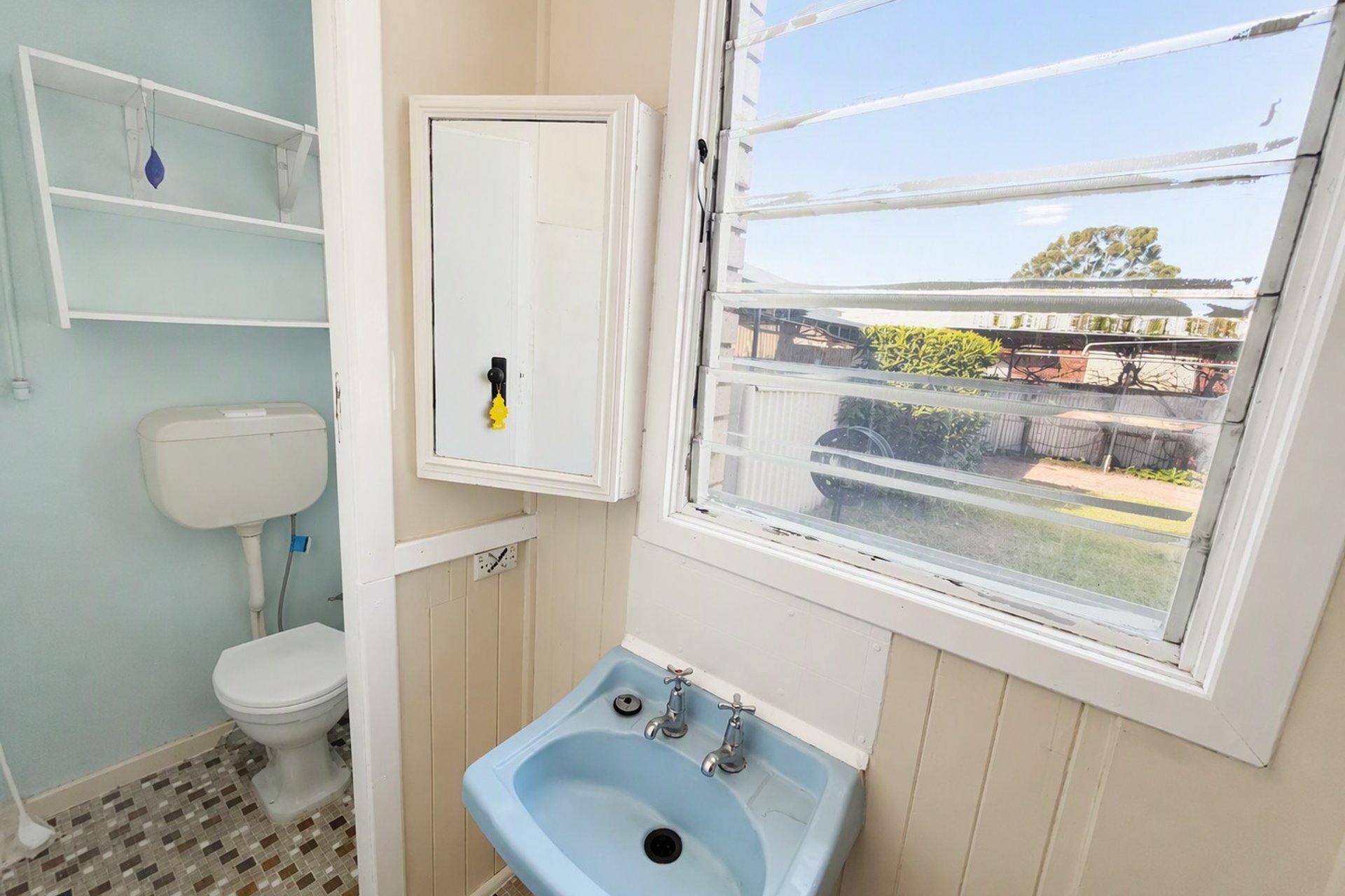 80 Clayton Road — photo 7 of 10