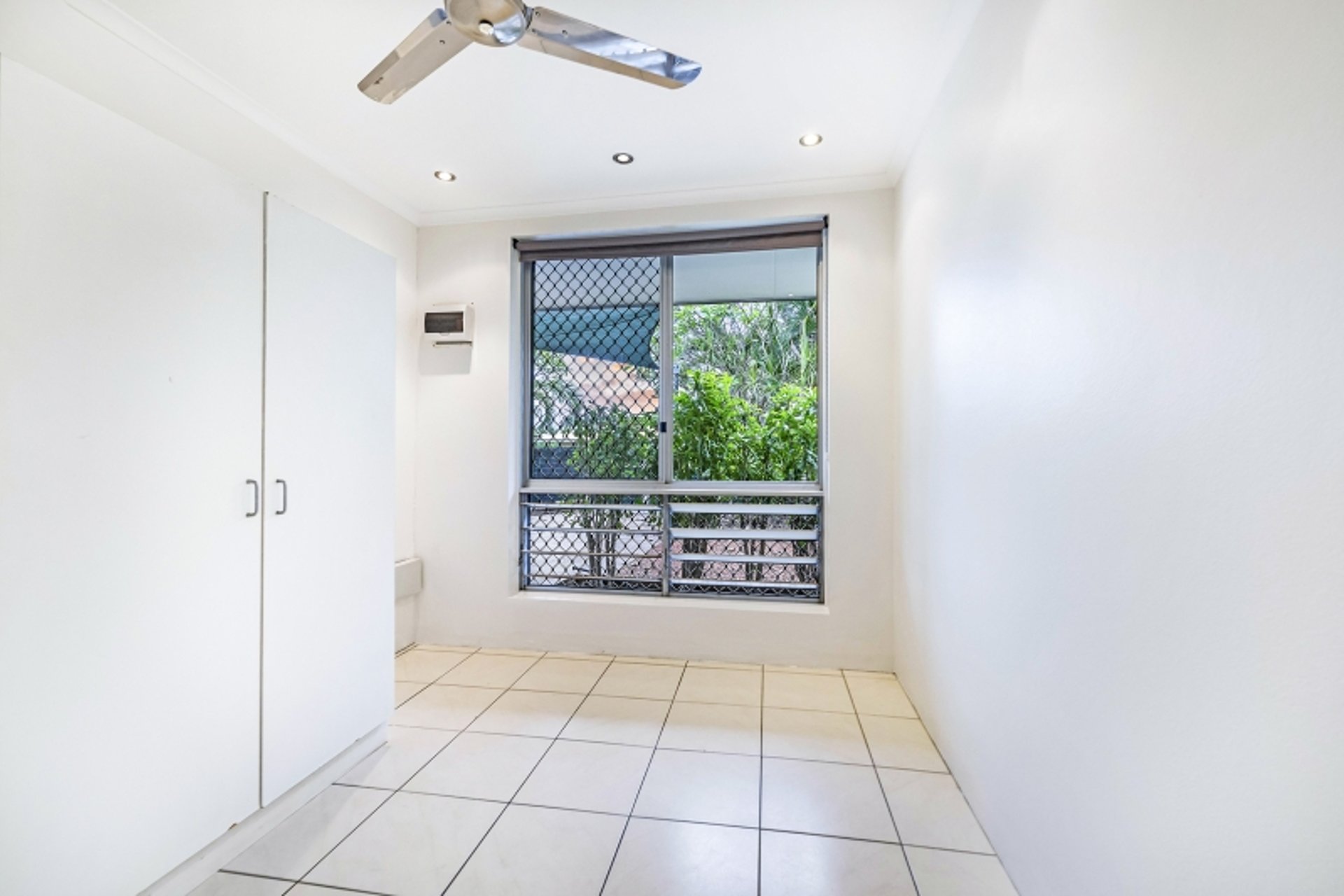 41 Rosella Crescent — photo 8 of 10