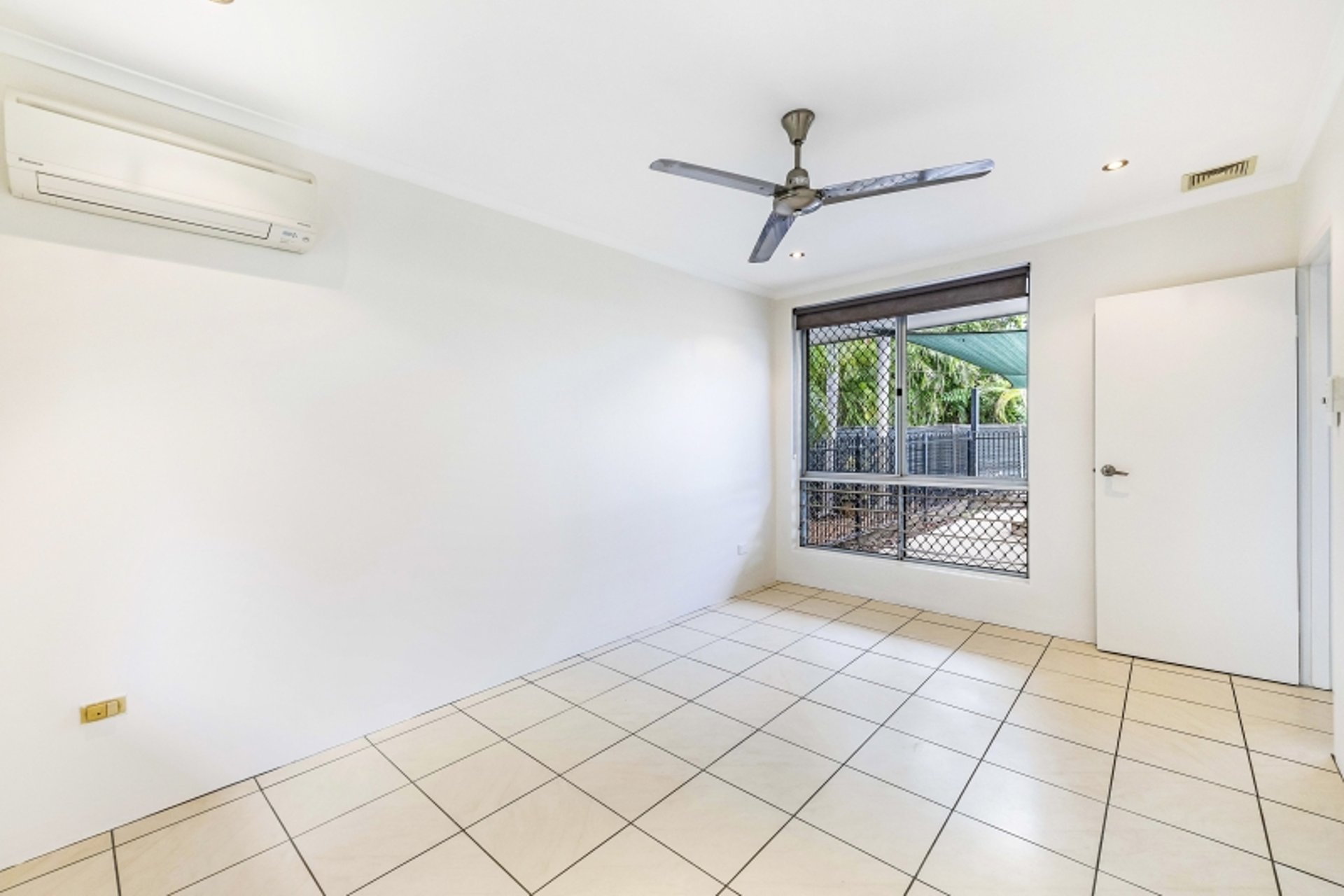 41 Rosella Crescent — photo 7 of 10