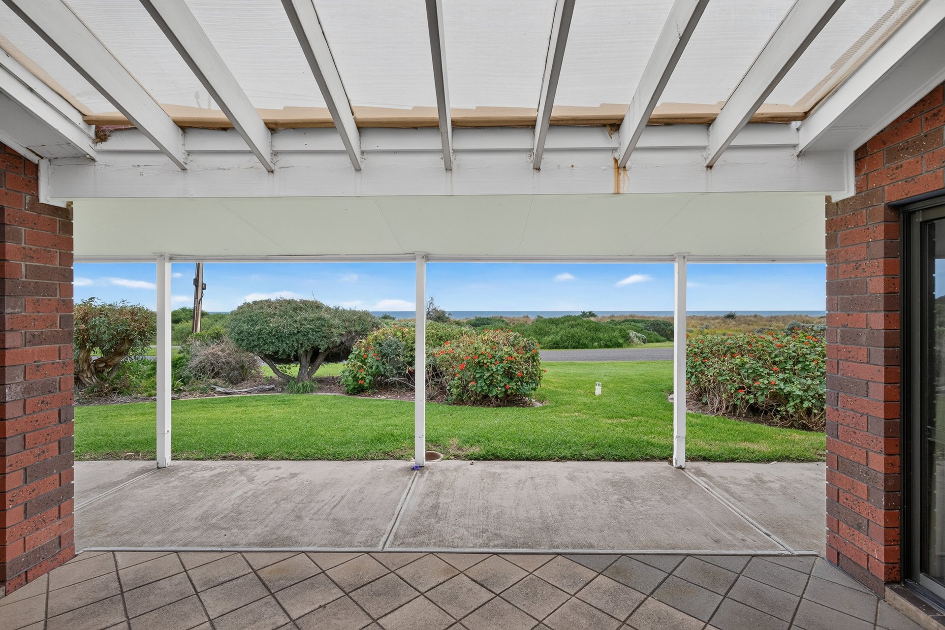 70 Gold Coast Drive — photo 7 of 10