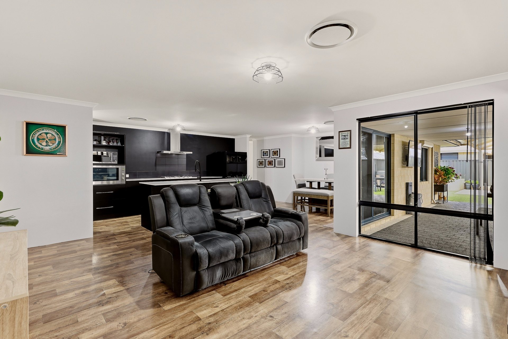 7 Alberta Road — photo 10 of 10