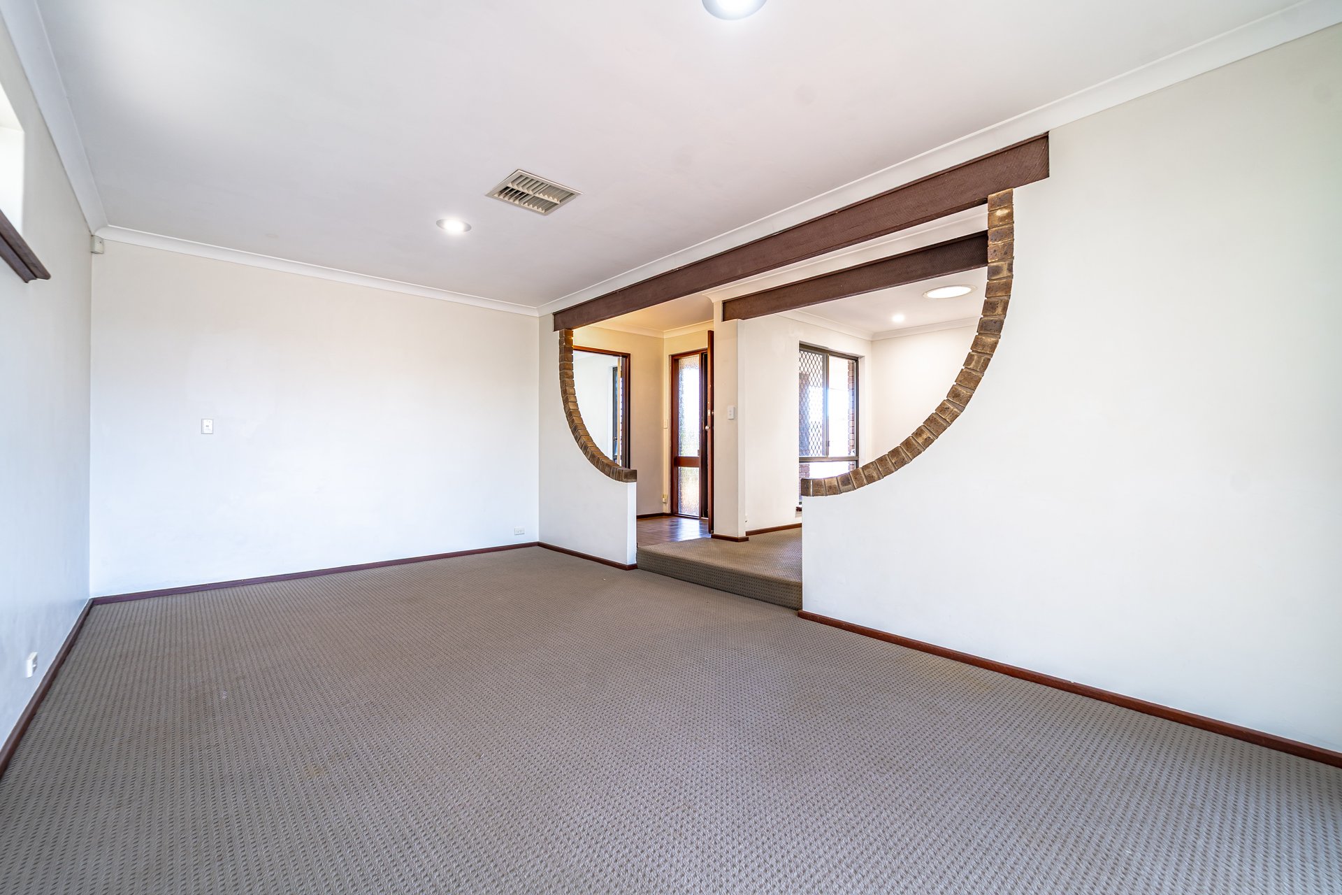 22 Axminster Street — photo 7 of 10
