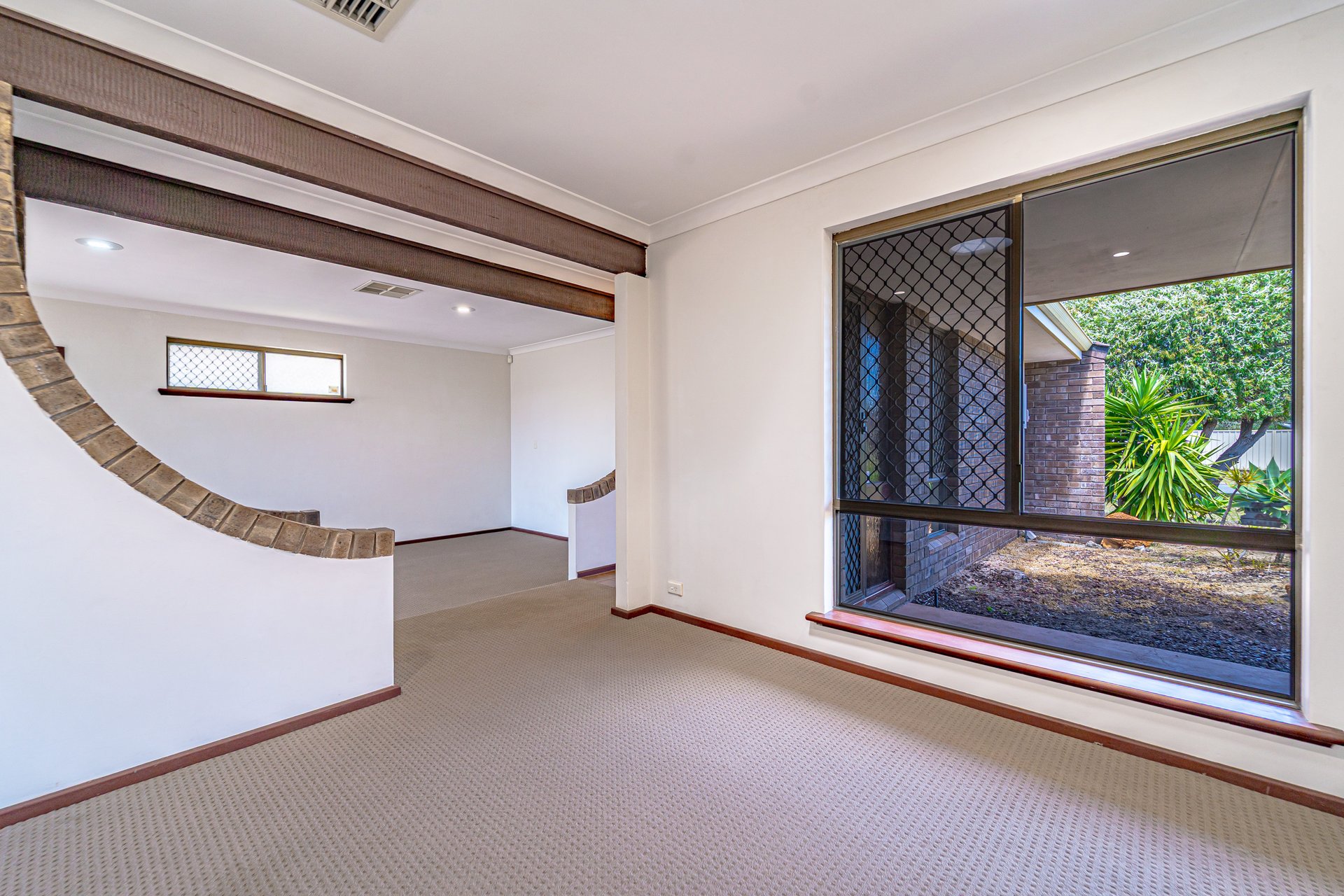 22 Axminster Street — photo 9 of 10