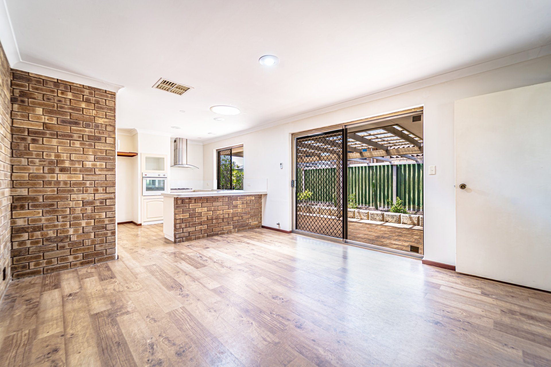 22 Axminster Street — photo 10 of 10