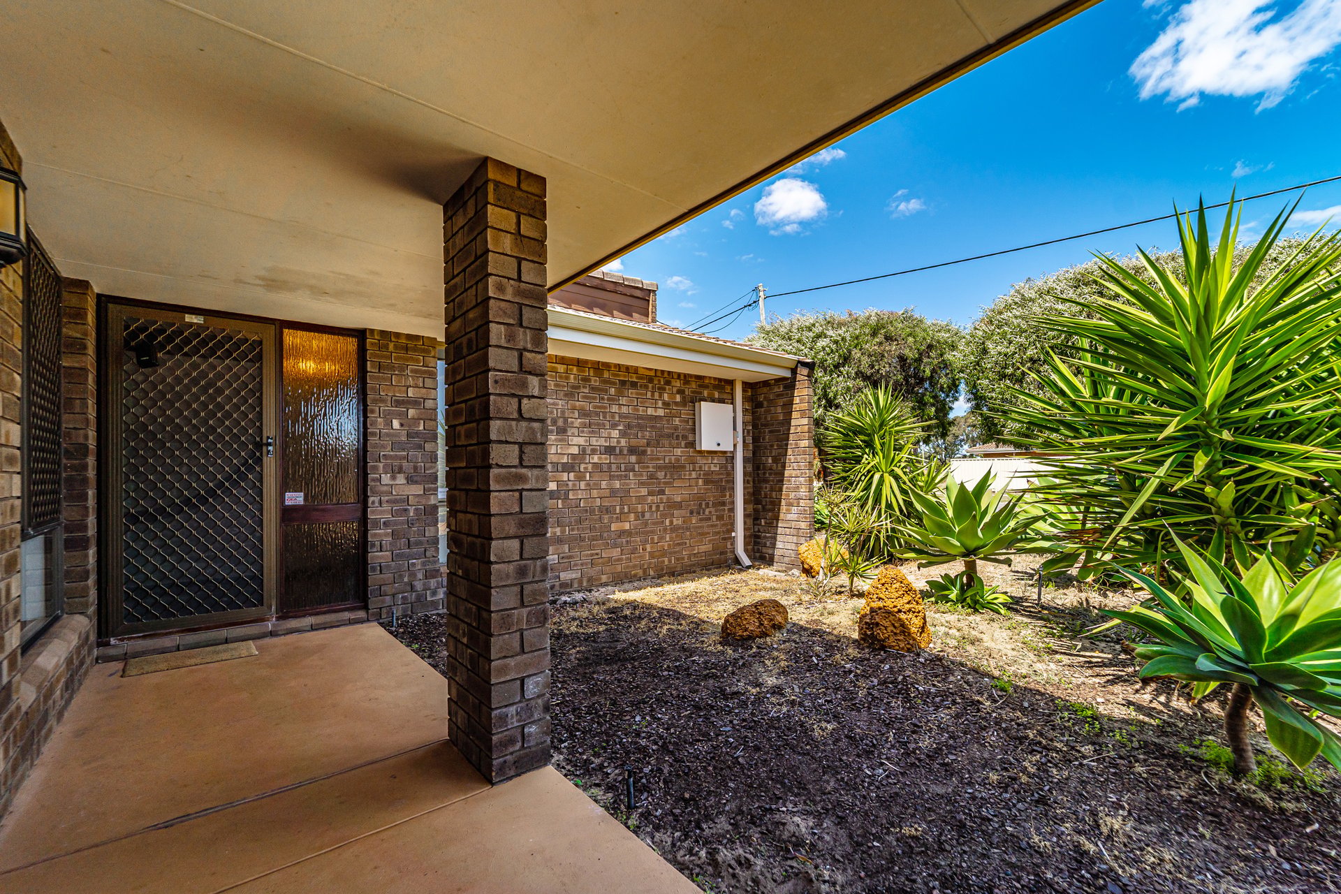 22 Axminster Street — photo 3 of 10