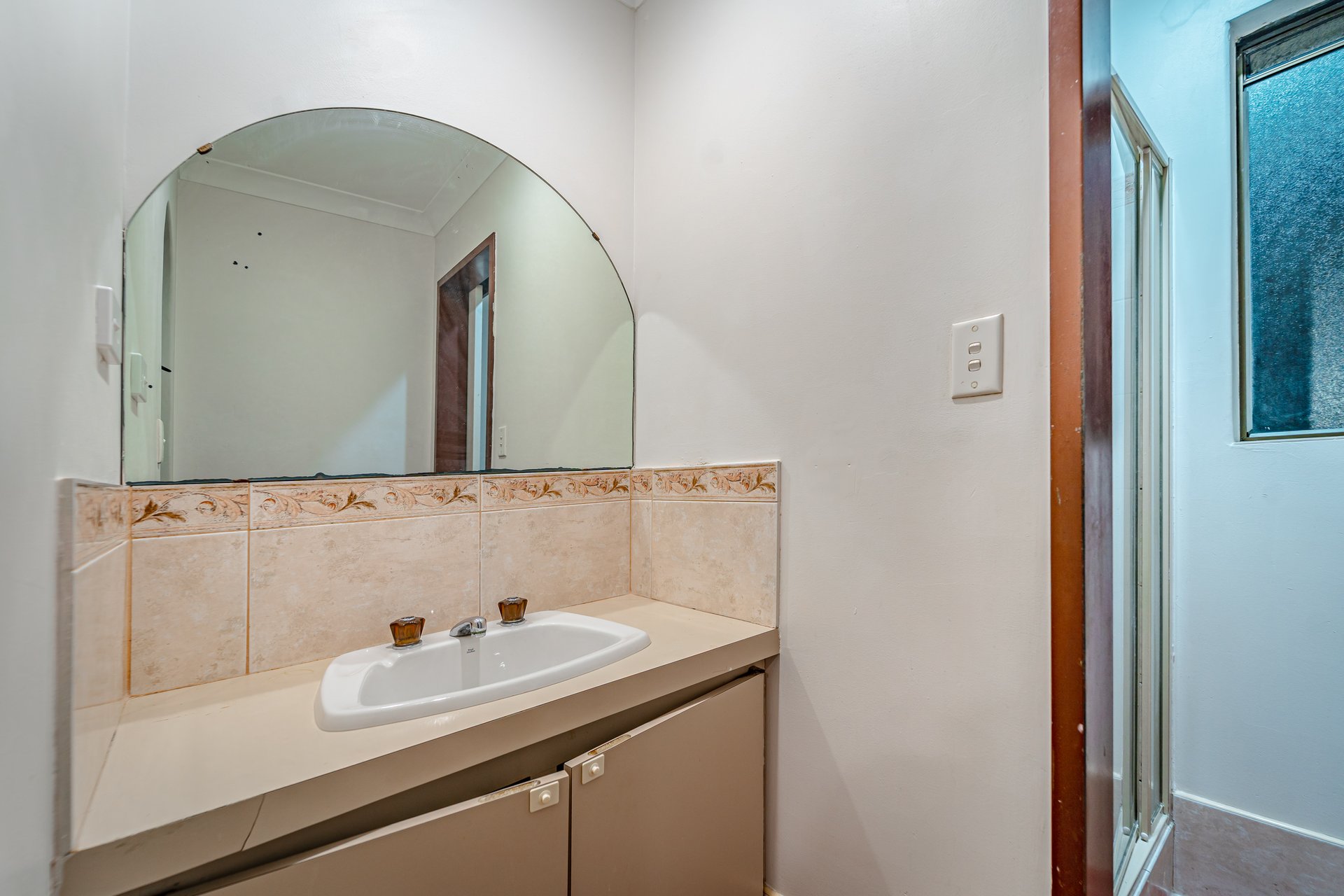 22 Axminster Street — photo 6 of 10
