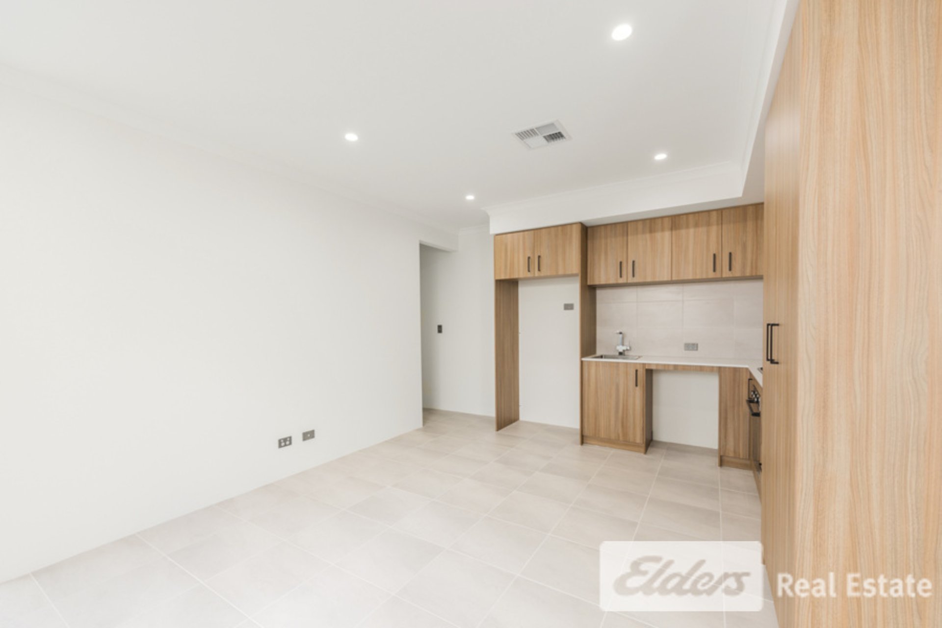 16B Bennetts Way — photo 6 of 10