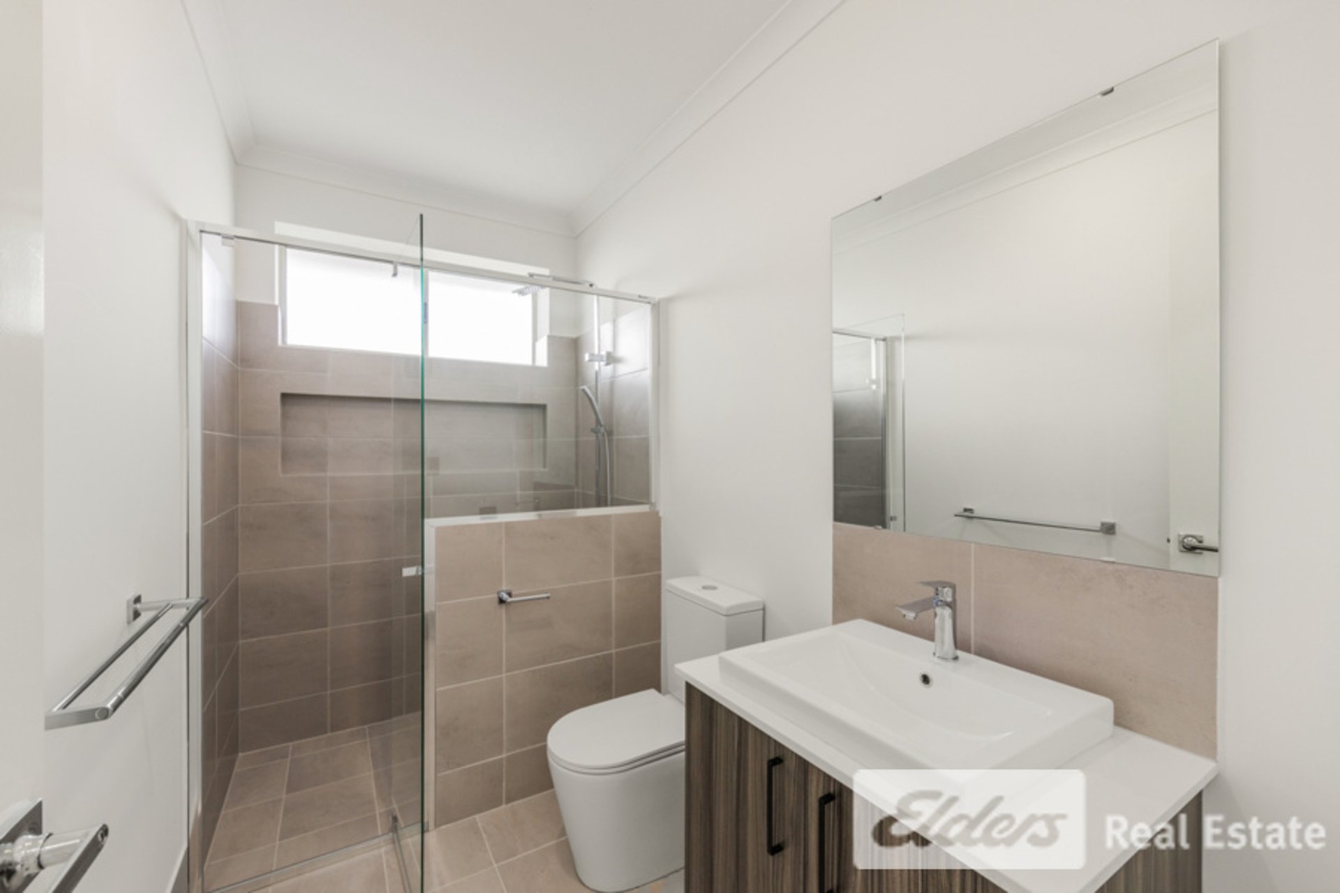 16B Bennetts Way — photo 8 of 10