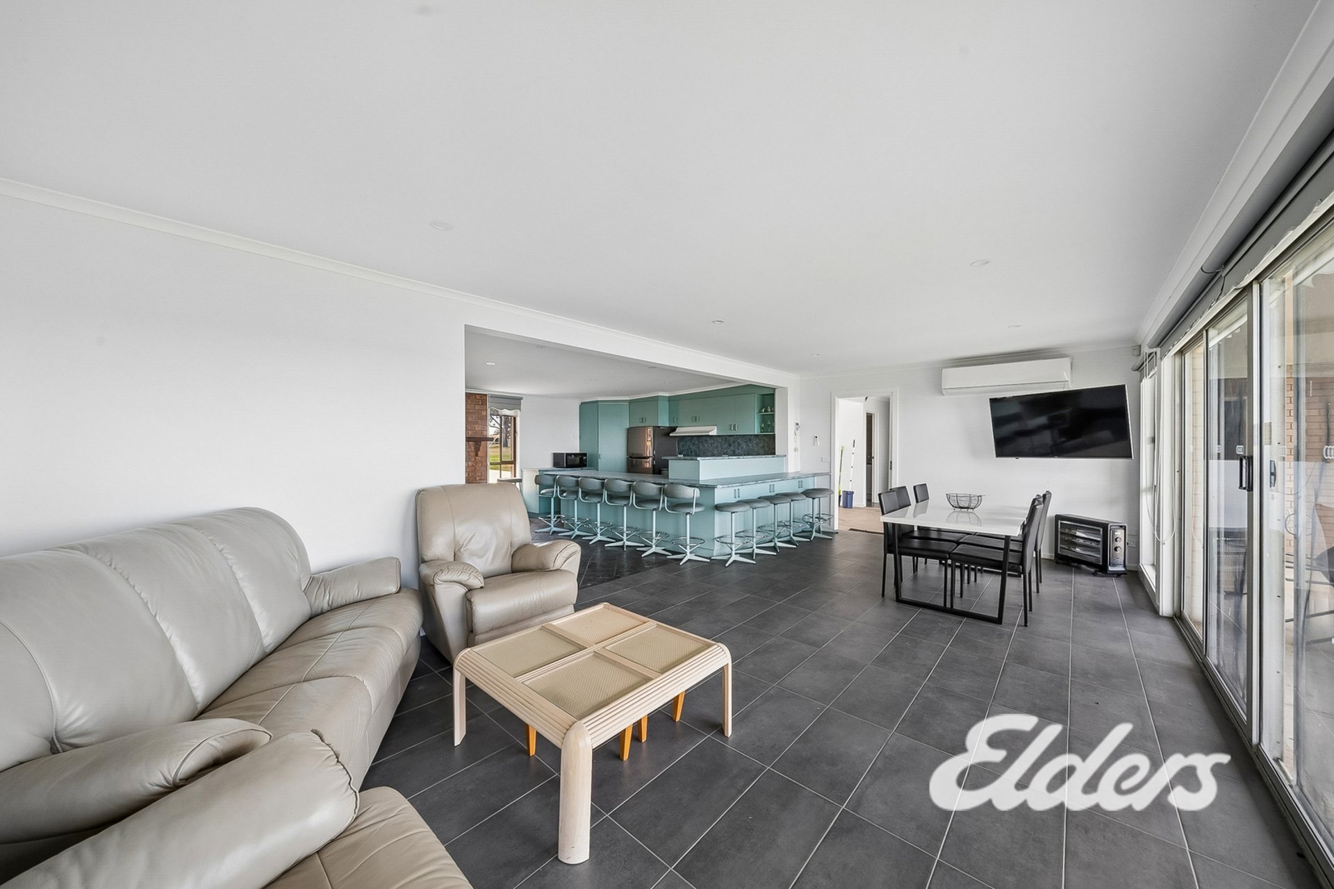87 Corowa Road — photo 7 of 10