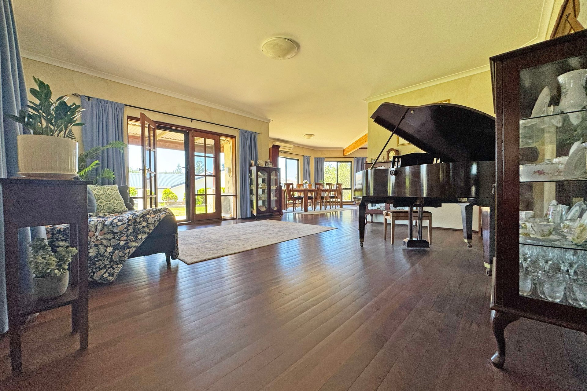 38 Collie Street — photo 5 of 10