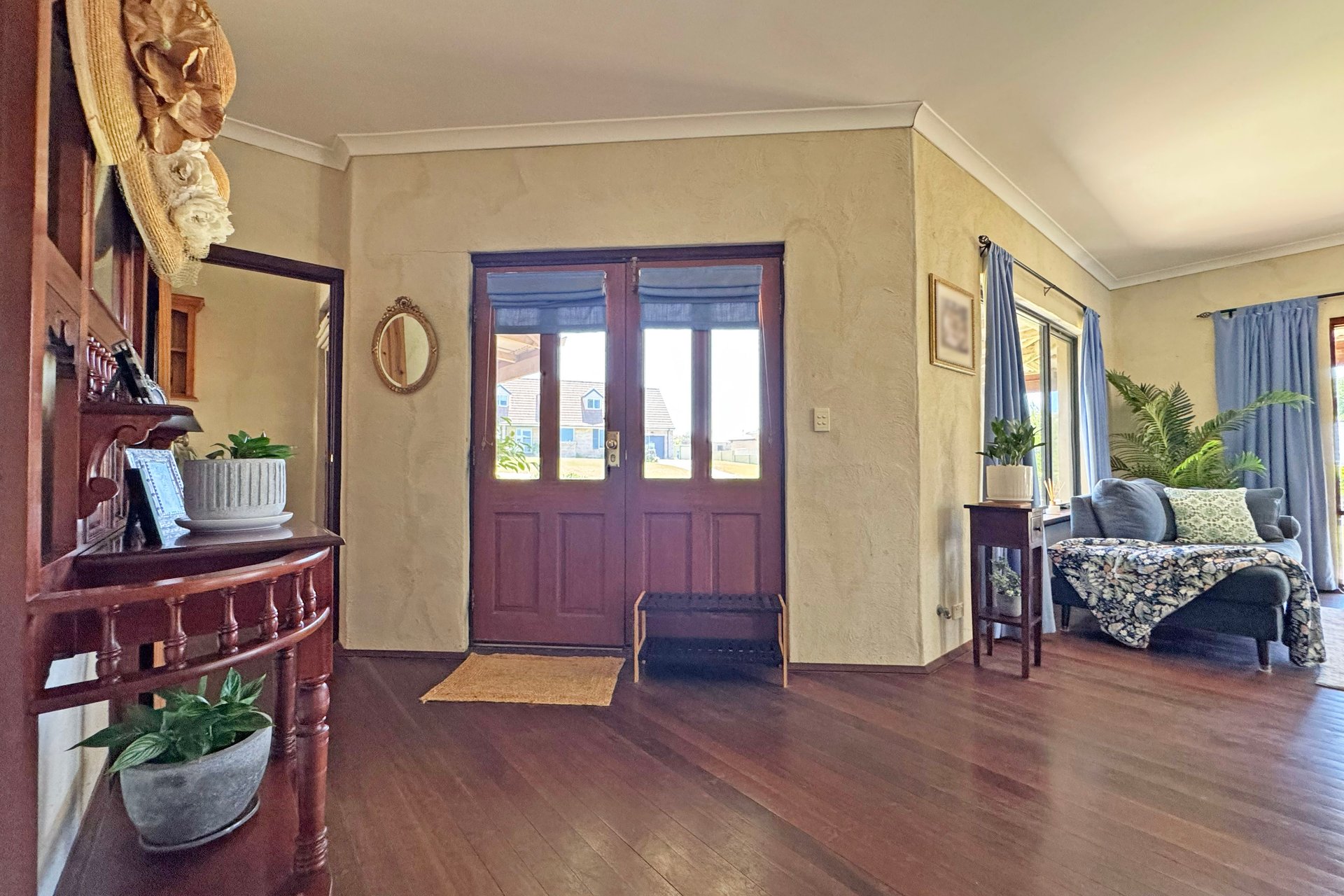 38 Collie Street — photo 4 of 10