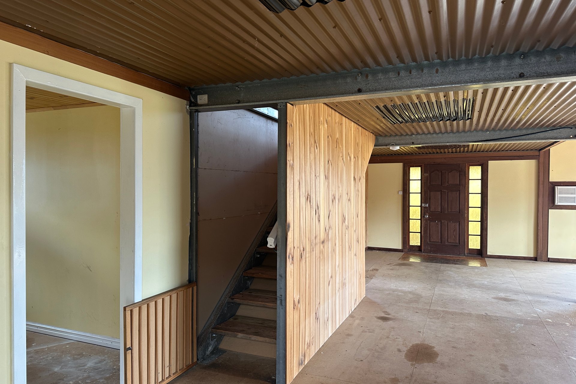 Spencer Road — photo 2 of 10