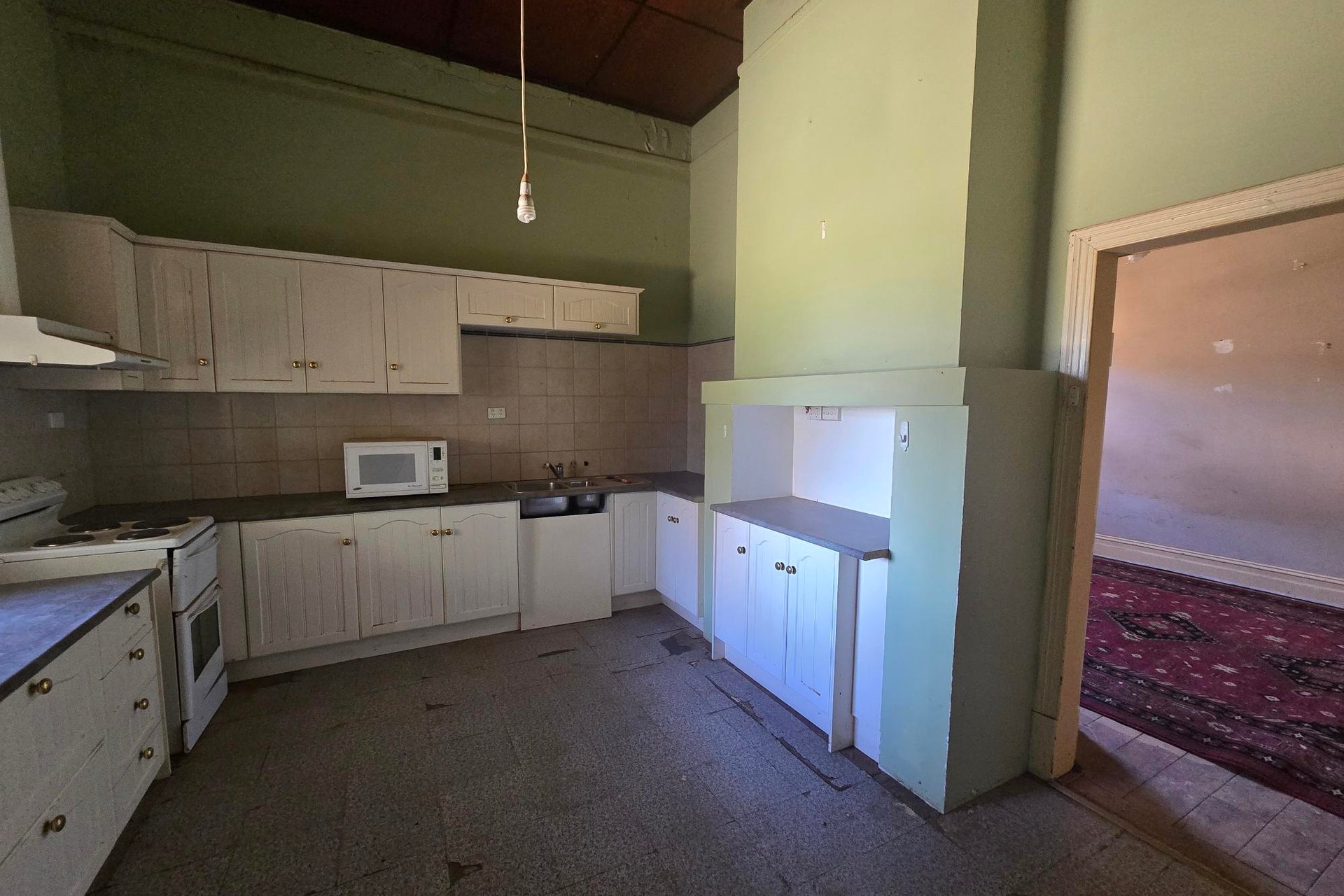 18 Devon Terrace — photo 2 of 10