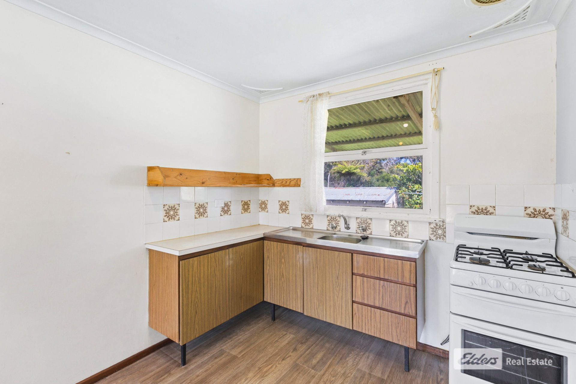 8 Leonora Street — photo 5 of 10