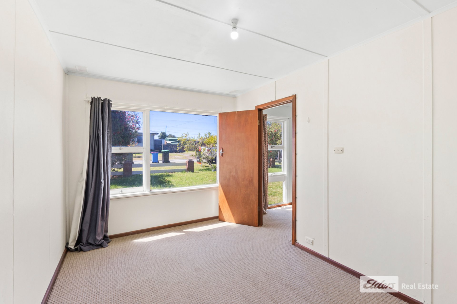8 Leonora Street — photo 6 of 10