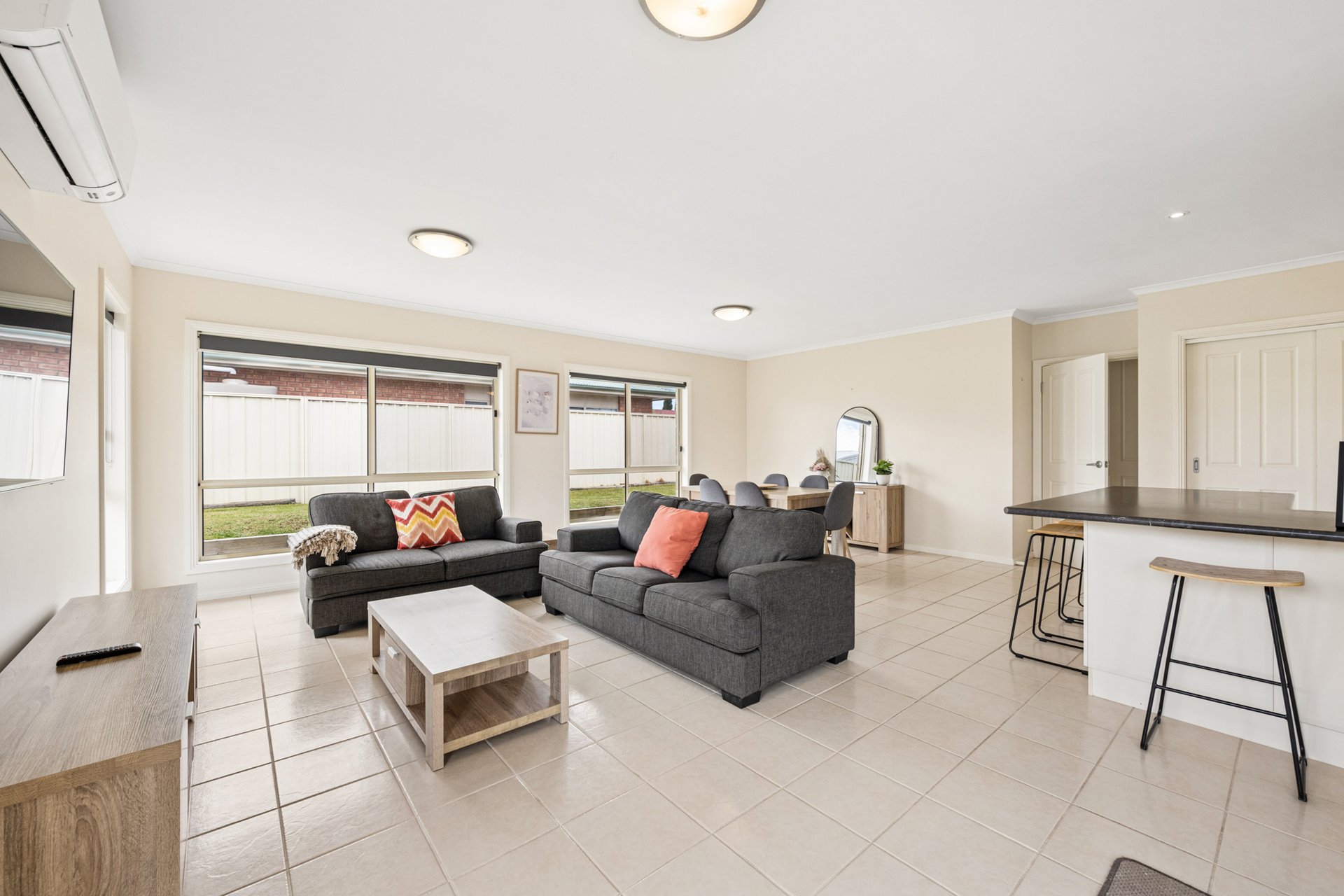 7 Peter McQueen Avenue — photo 2 of 10
