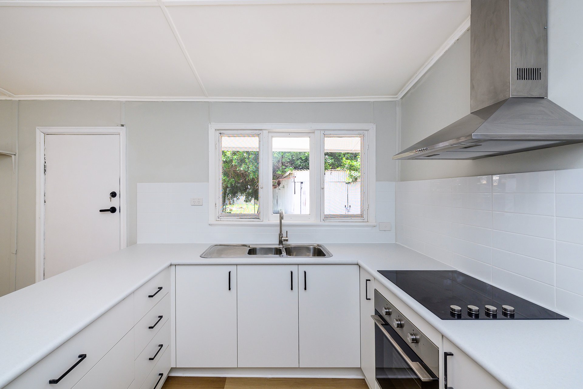 12 Hampton Street — photo 9 of 10