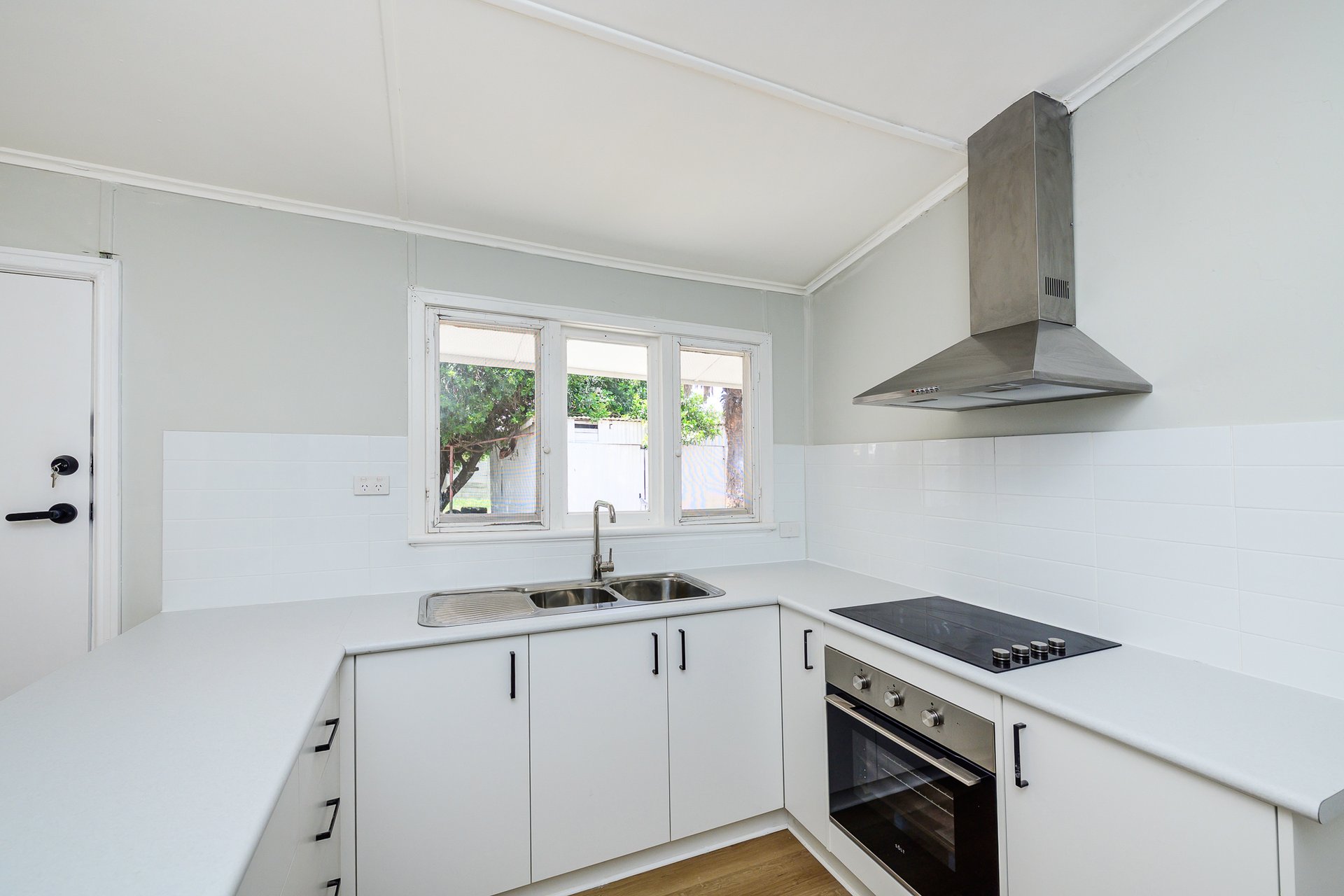 12 Hampton Street — photo 10 of 10