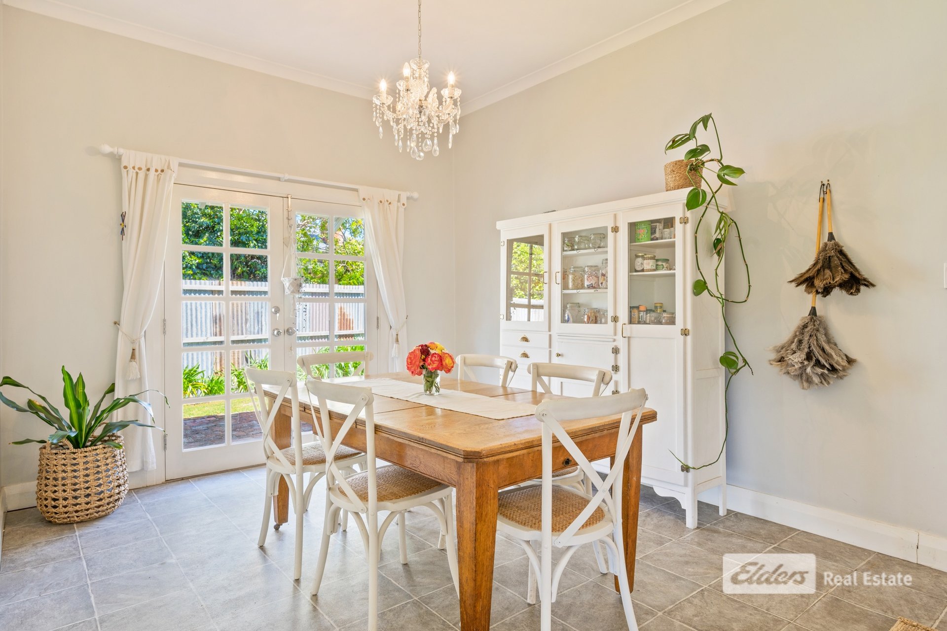 156 South Western Highway — photo 8 of 10
