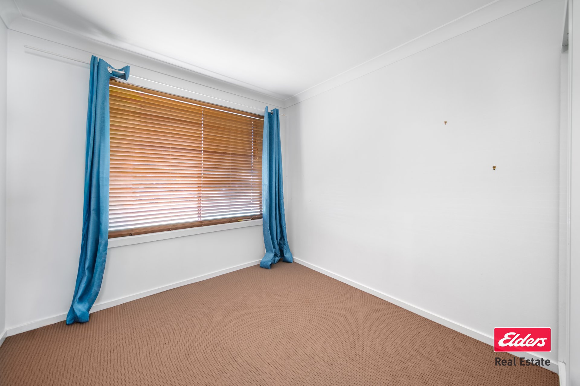 2 Chifley Drive — photo 9 of 10