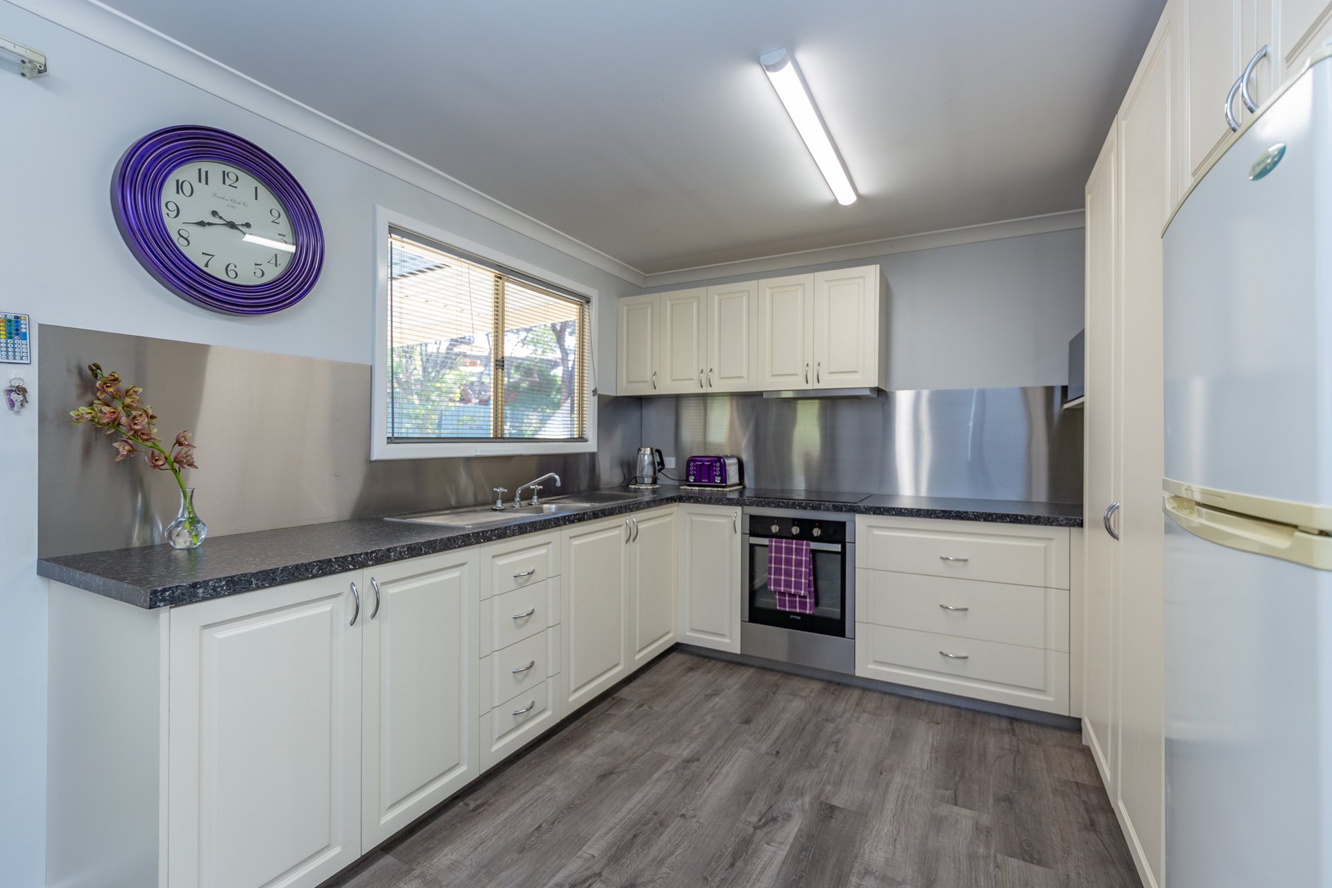 6 Bishop Court — photo 9 of 10