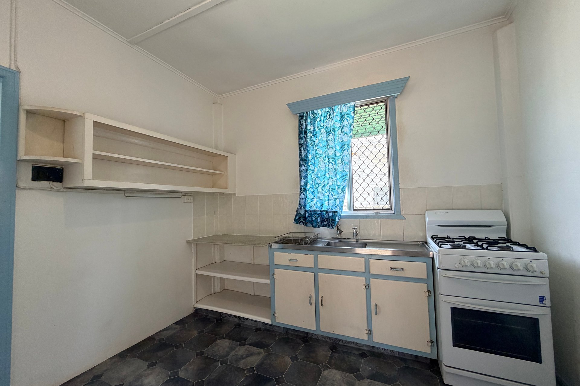 2/105 Mitchell Street — photo 2 of 6