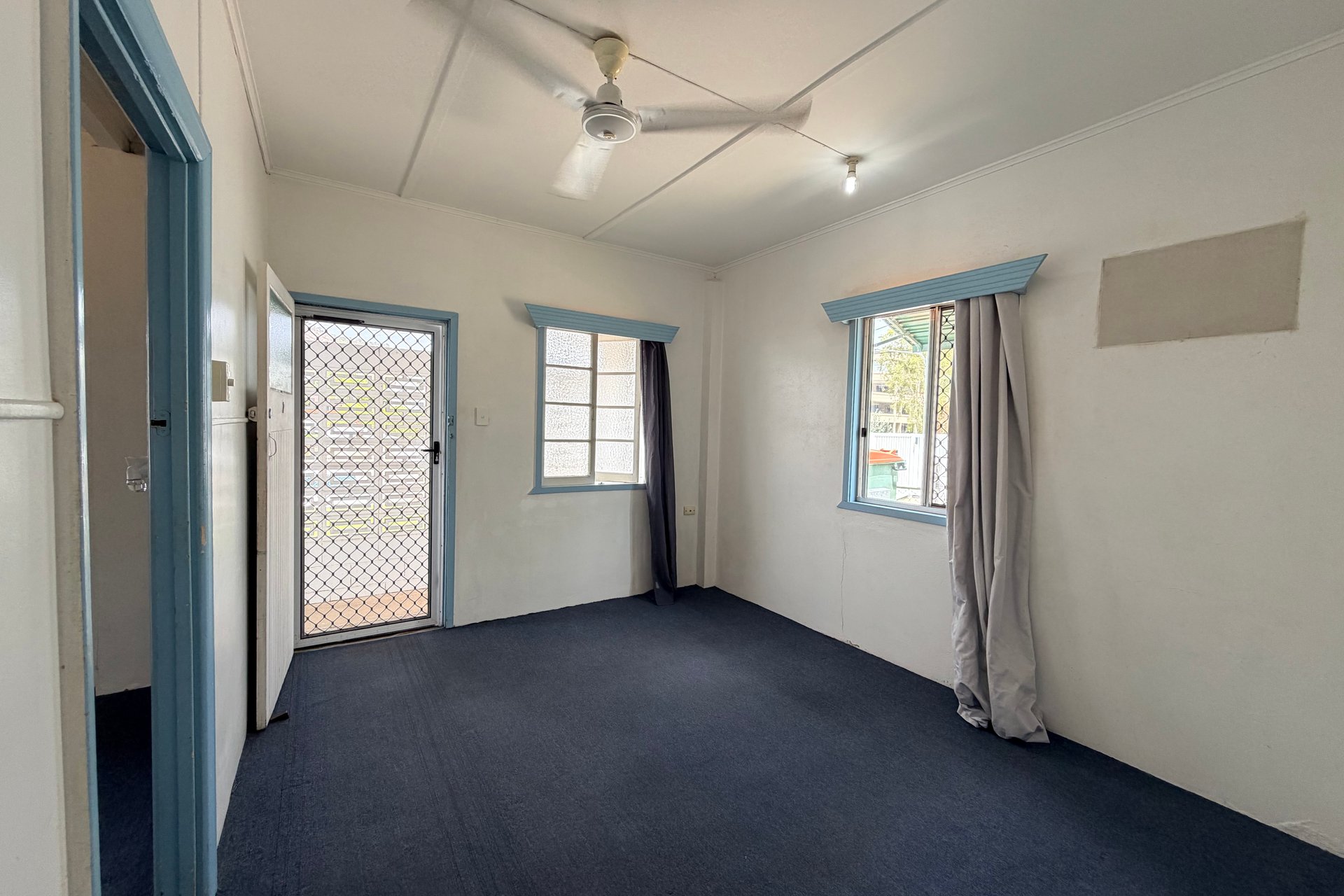 2/105 Mitchell Street — photo 3 of 6
