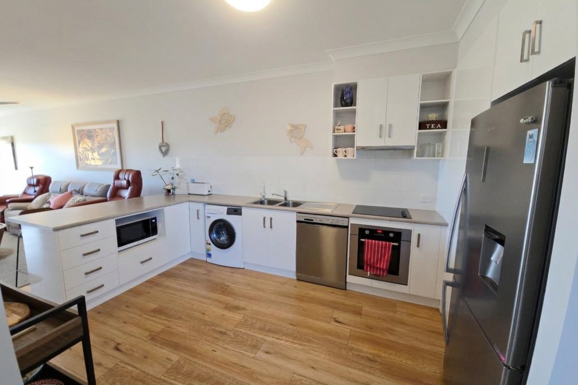 14/19 Troon Drive — photo 8 of 10