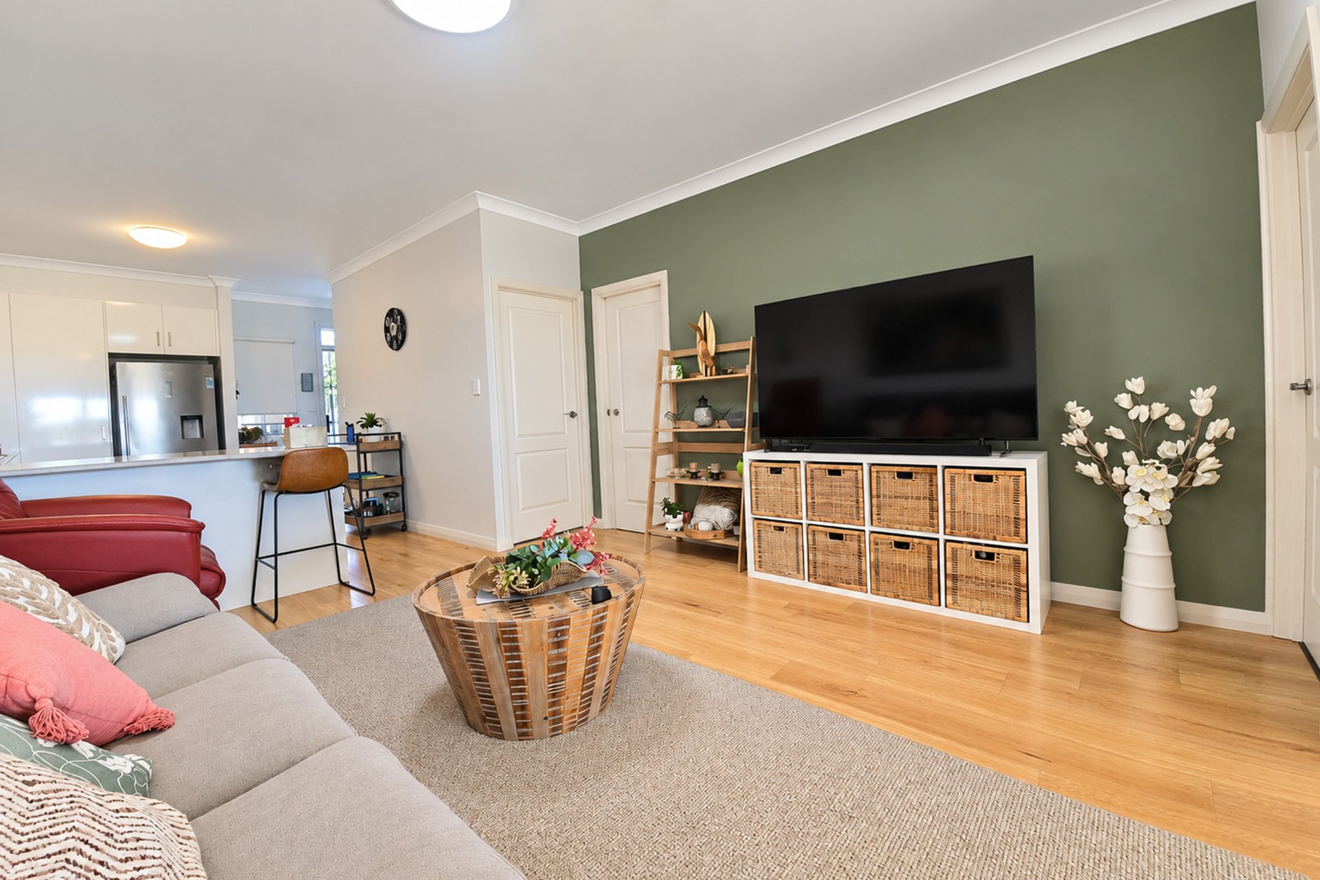 14/19 Troon Drive — photo 3 of 10