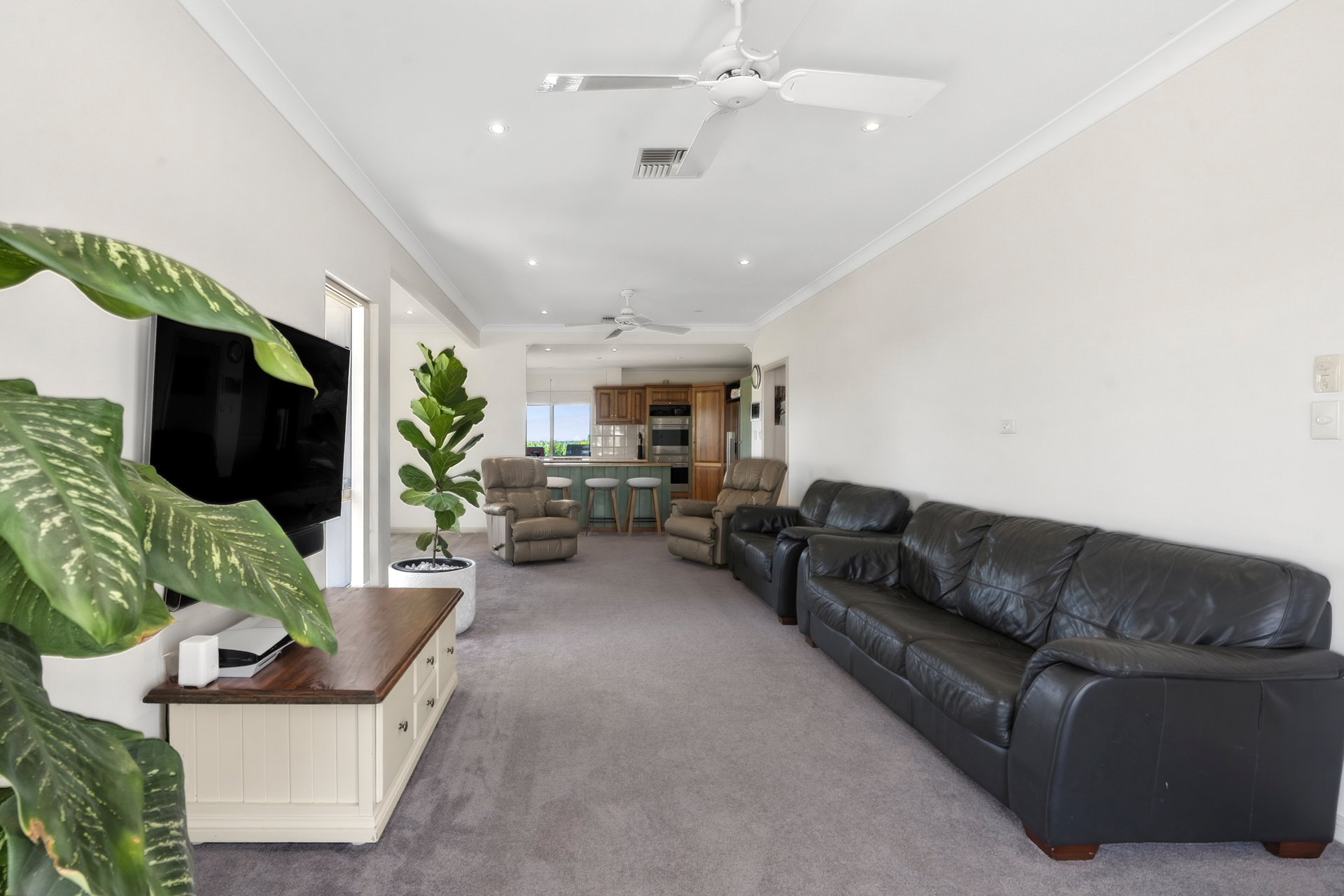 175 Chowilla Street — photo 6 of 10