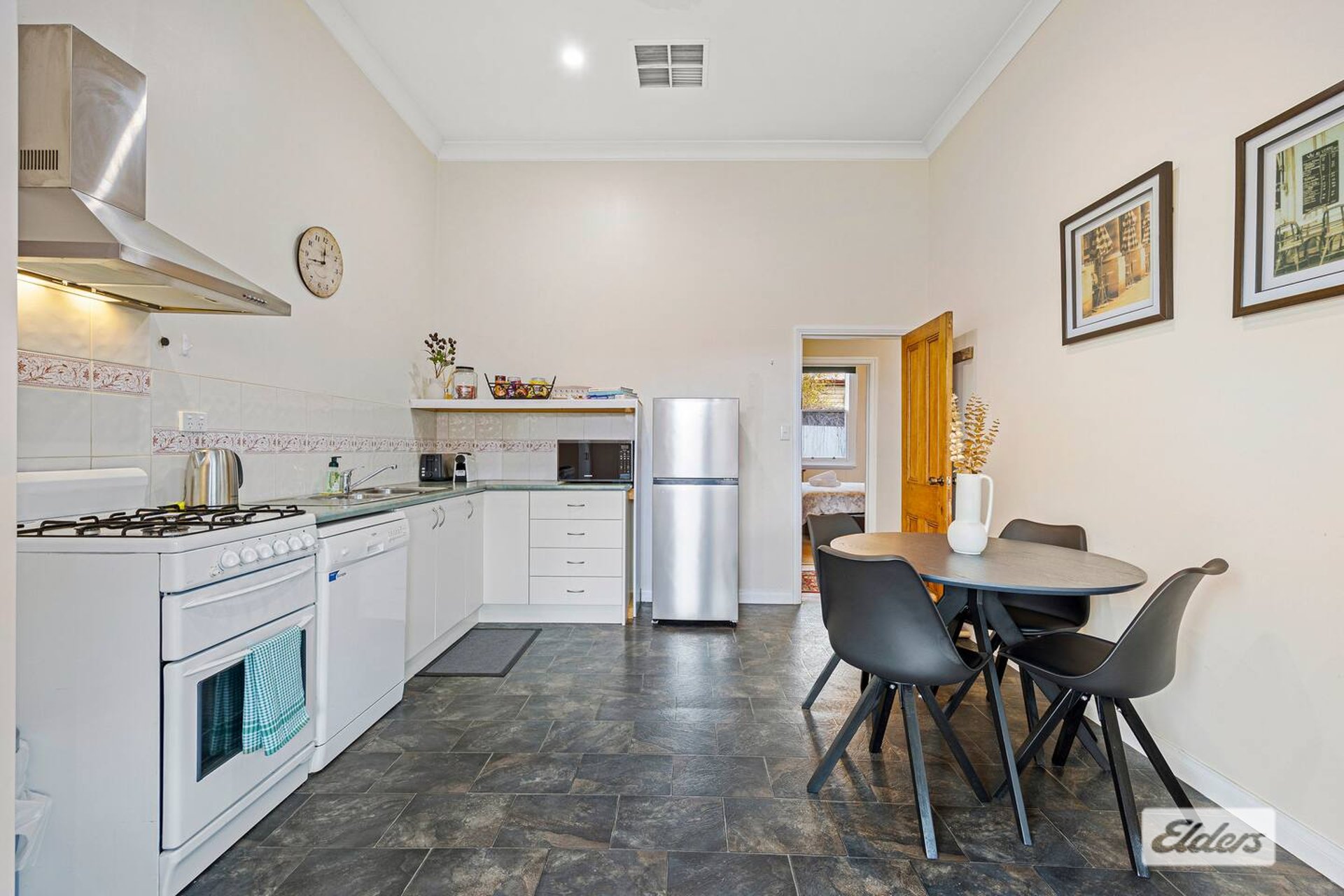 372 Barkly Street — photo 3 of 10