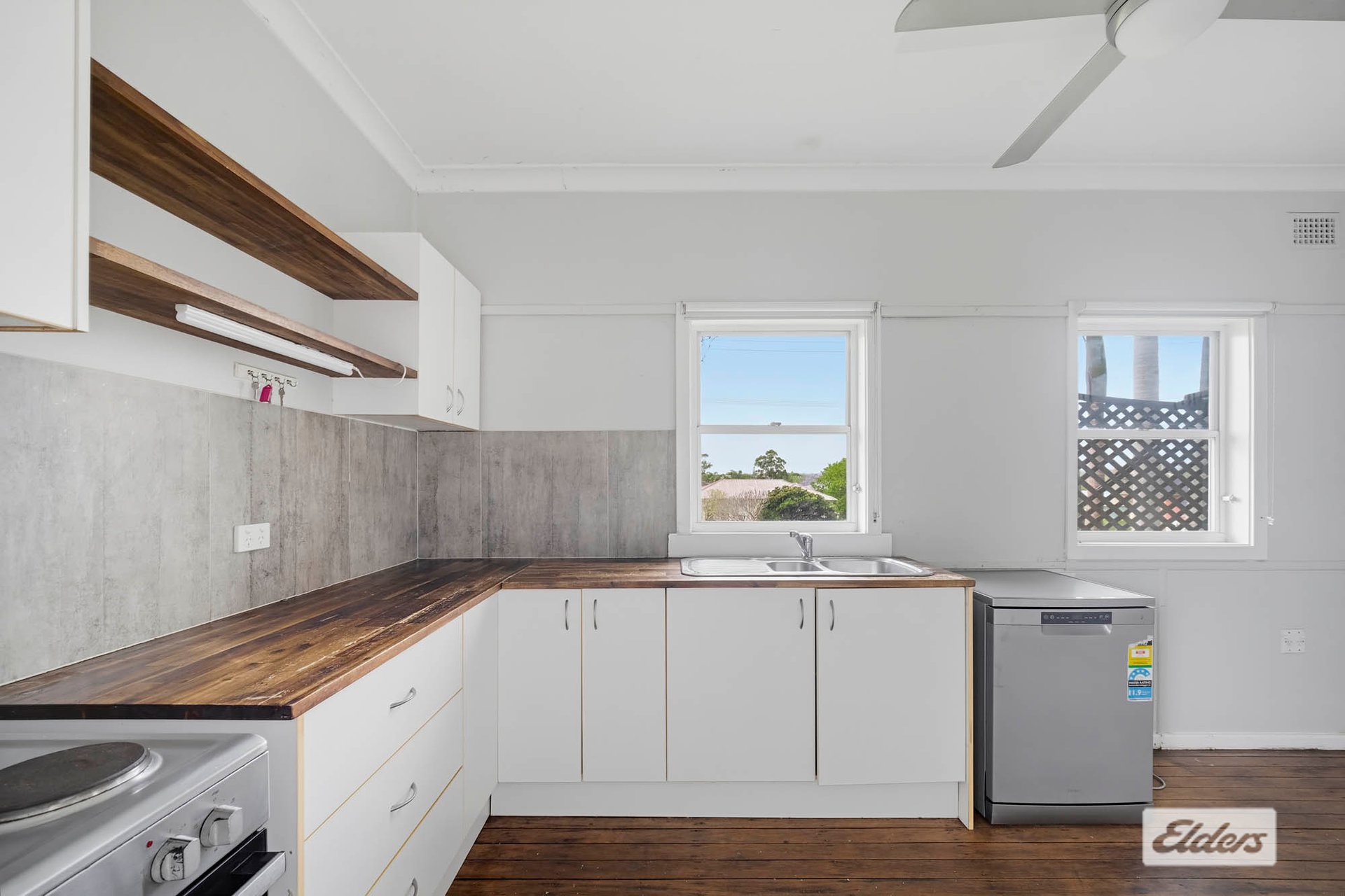 23 Robertson Street — photo 3 of 10